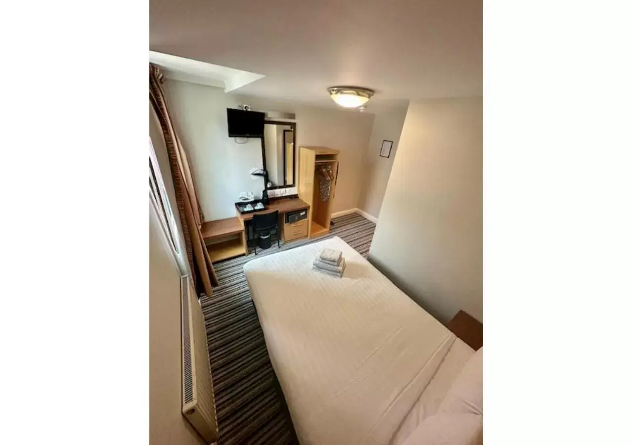 Bedroom, Bed in The Maiden Oval Hotel- FKA Belgrave Hotel