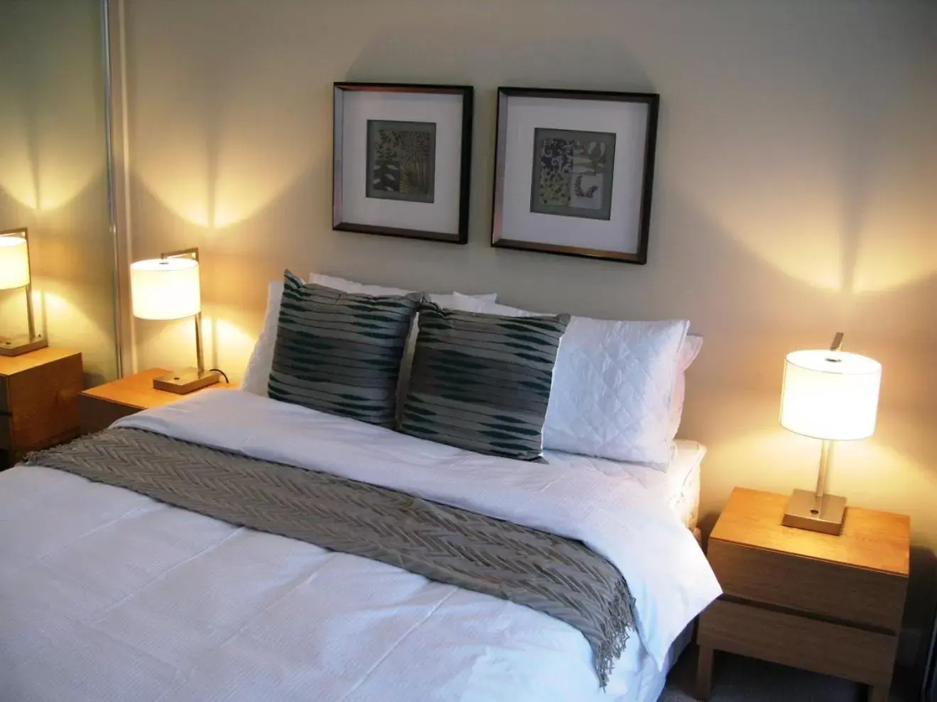 Bed in Link Portside Wharf Apartment Hotel Bed in Link Portside Wharf Apartment Hotel