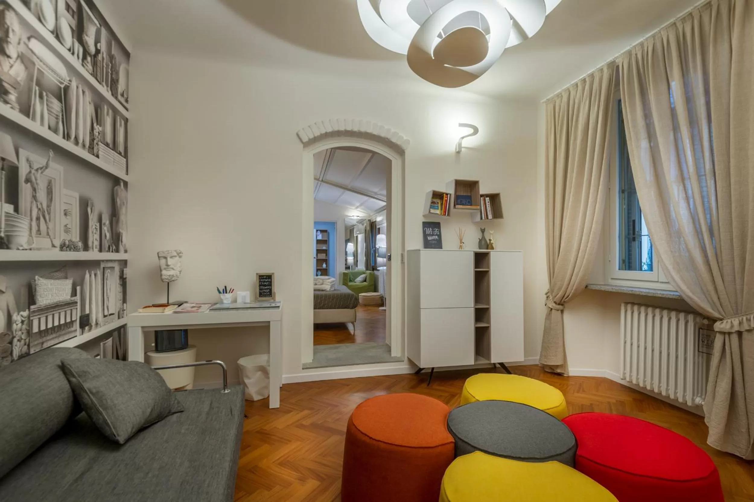 Communal lounge/ TV room in Moscova Luxury B&B