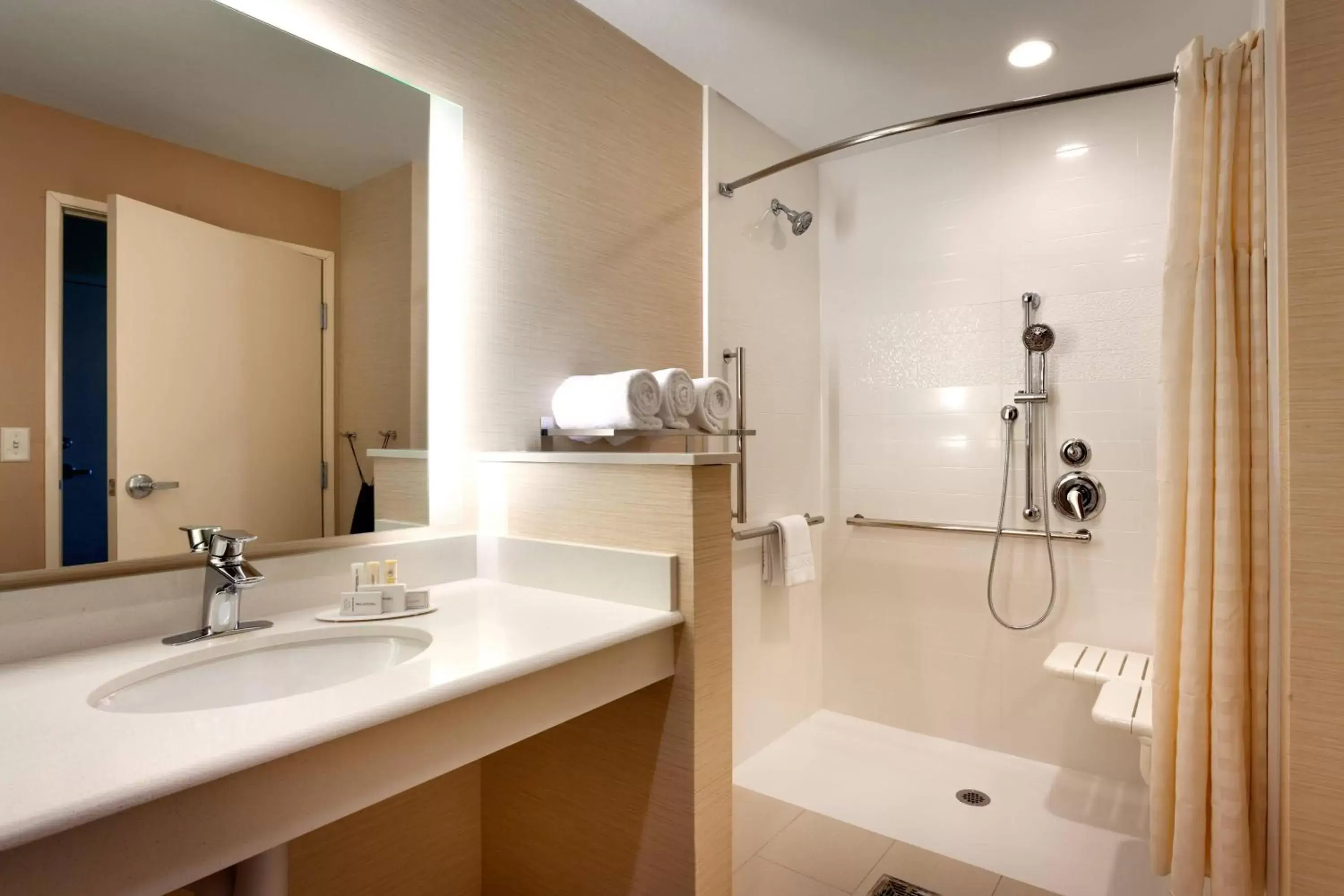 Bathroom in Fairfield Inn & Suites by Marriott Salt Lake City Midvale