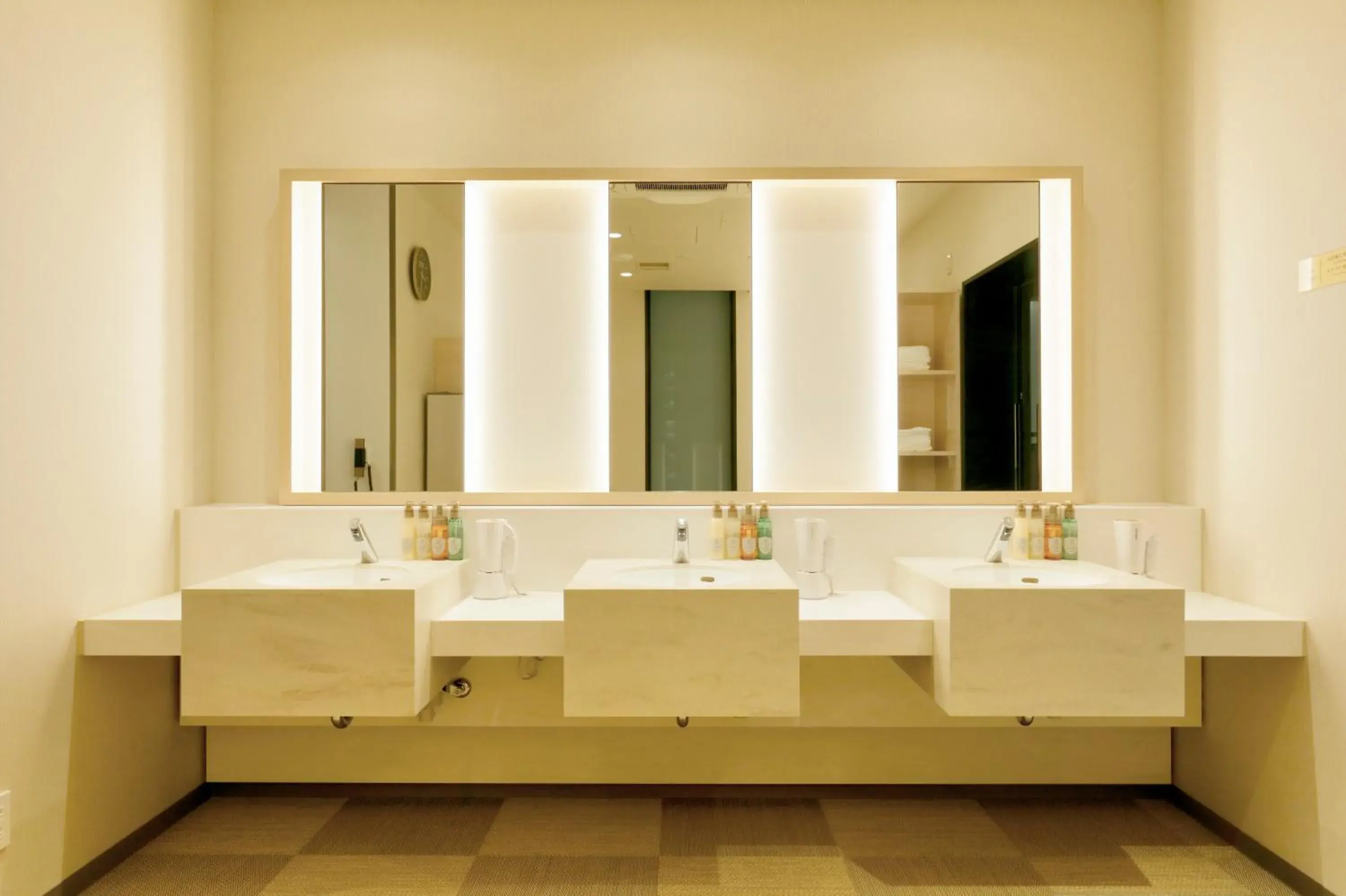 Spa and wellness centre/facilities, Bathroom in Candeo Hotels Tokyo Roppongi