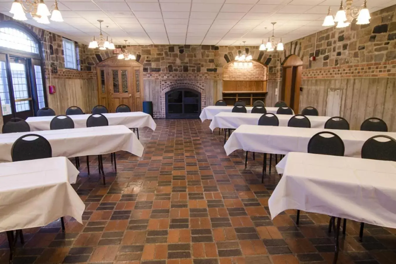 Banquet/Function facilities in Potawatomi Inn & Cabins