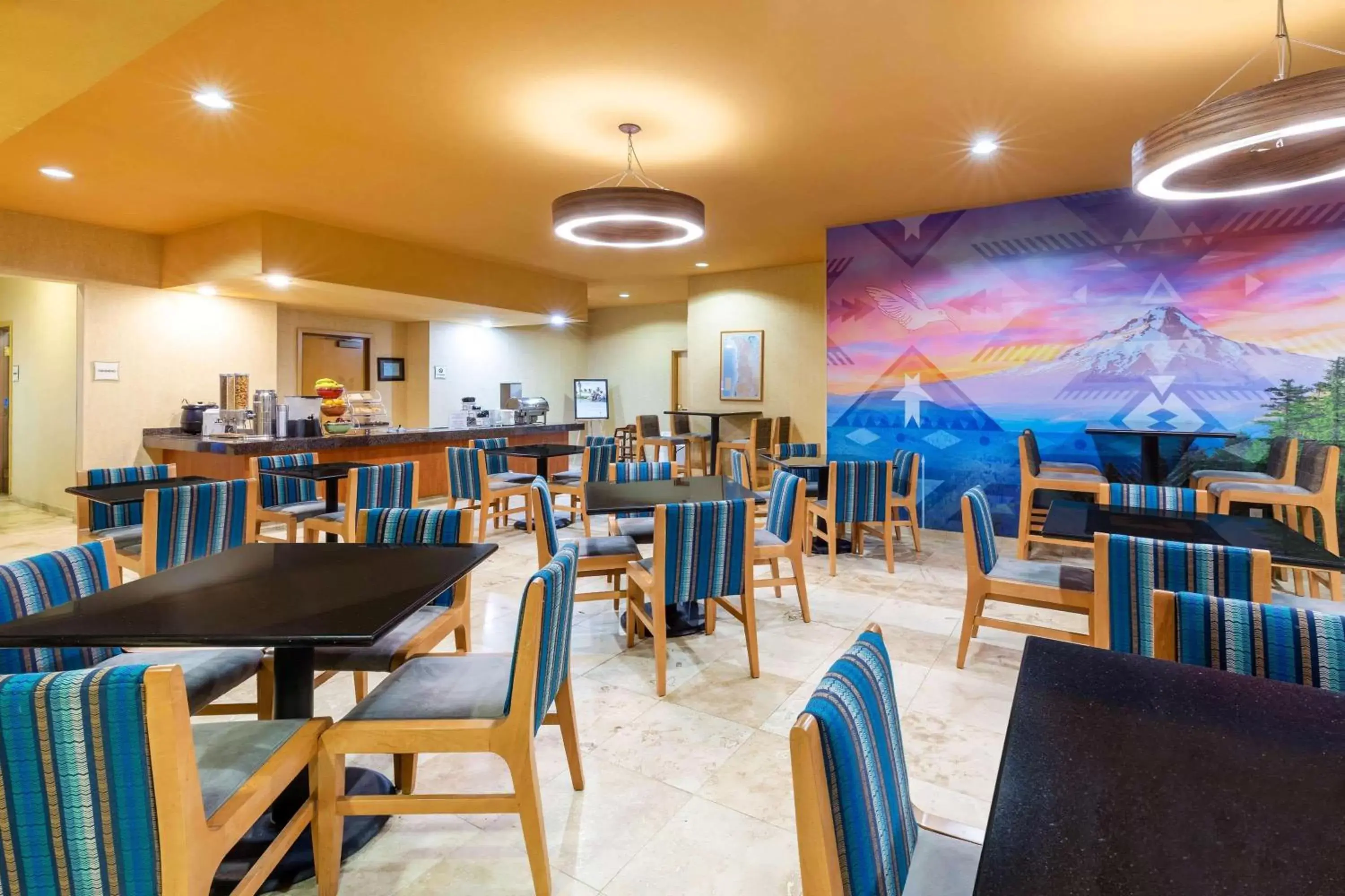 Restaurant/places to eat in La Quinta by Wyndham Vancouver Restaurant/places to eat in La Quinta by Wyndham Vancouver