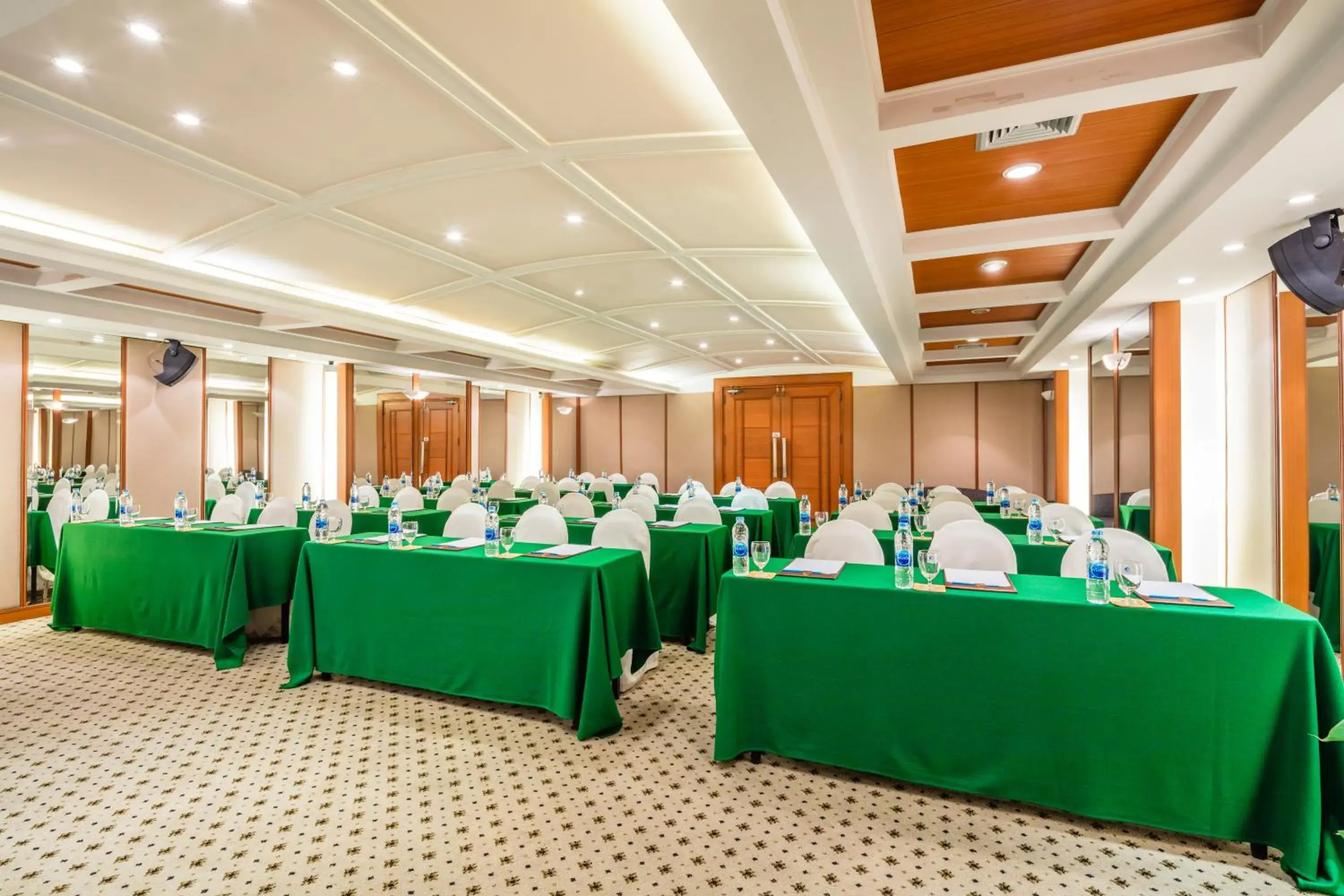 Meeting/conference room, Banquet Facilities in Cholchan Pattaya Beach Resort - SHA Extra Plus