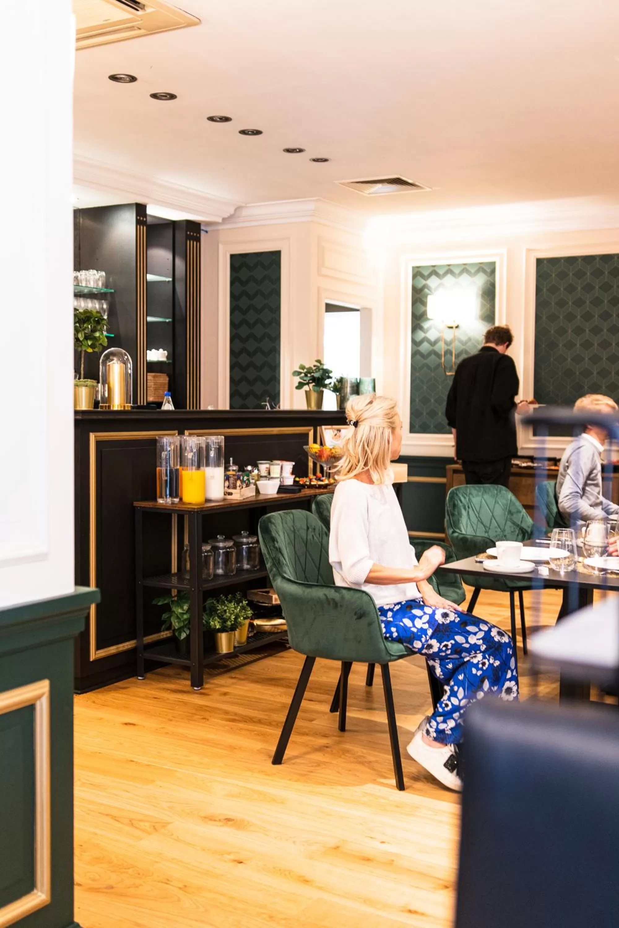 Buffet breakfast in Hotel La Pomme d'Or