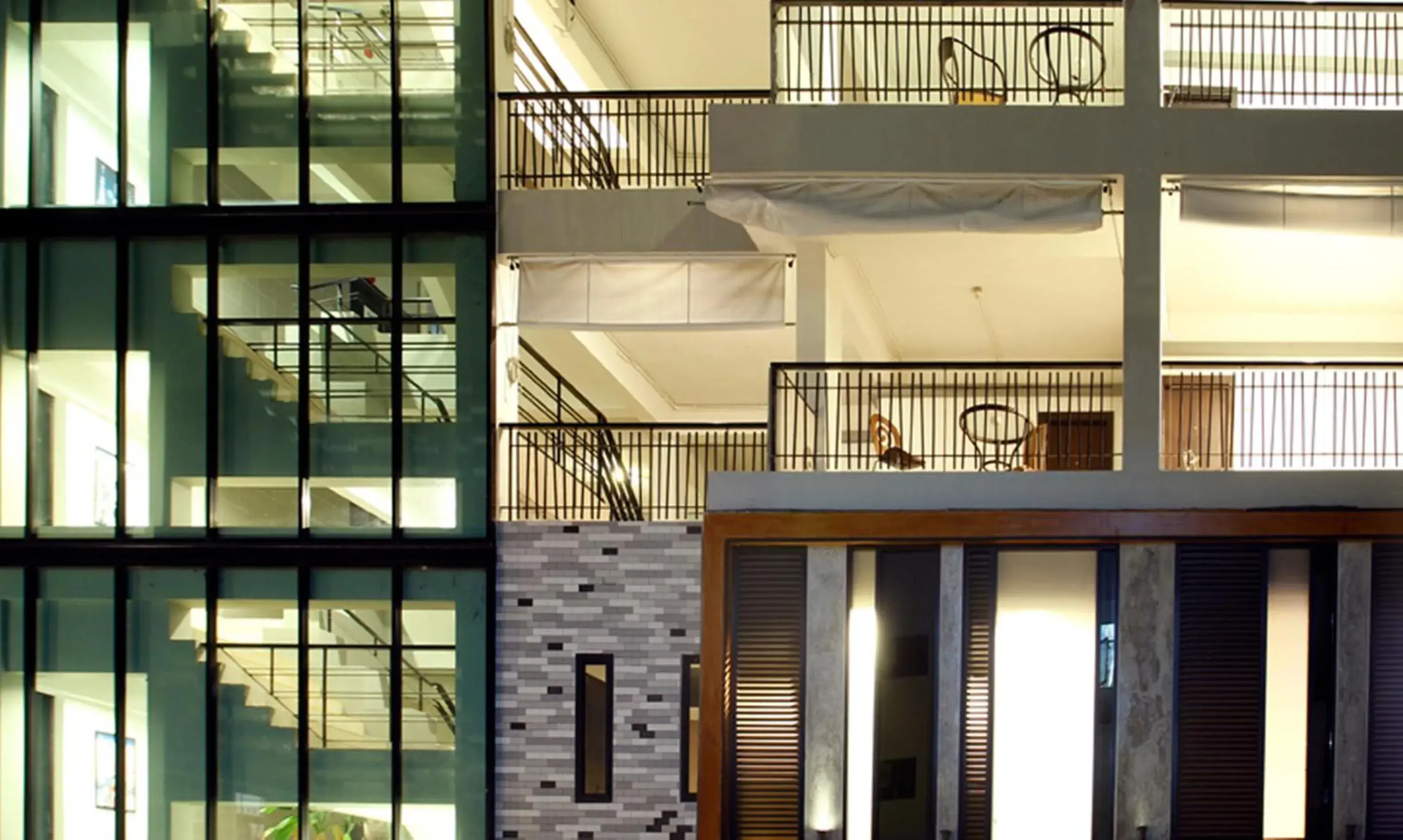 Property building in Izen Budget Hotel & Residence Property building in Izen Budget Hotel & Residence