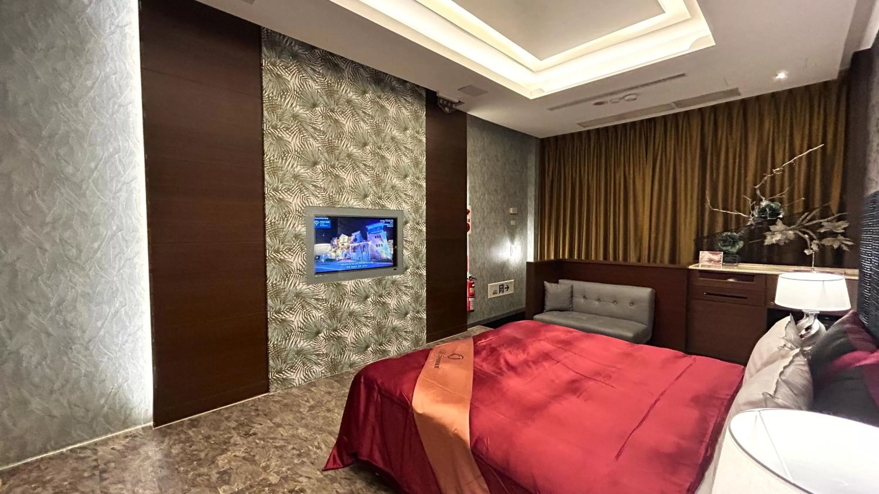 Photo of the whole room, Bed in Shining Motel