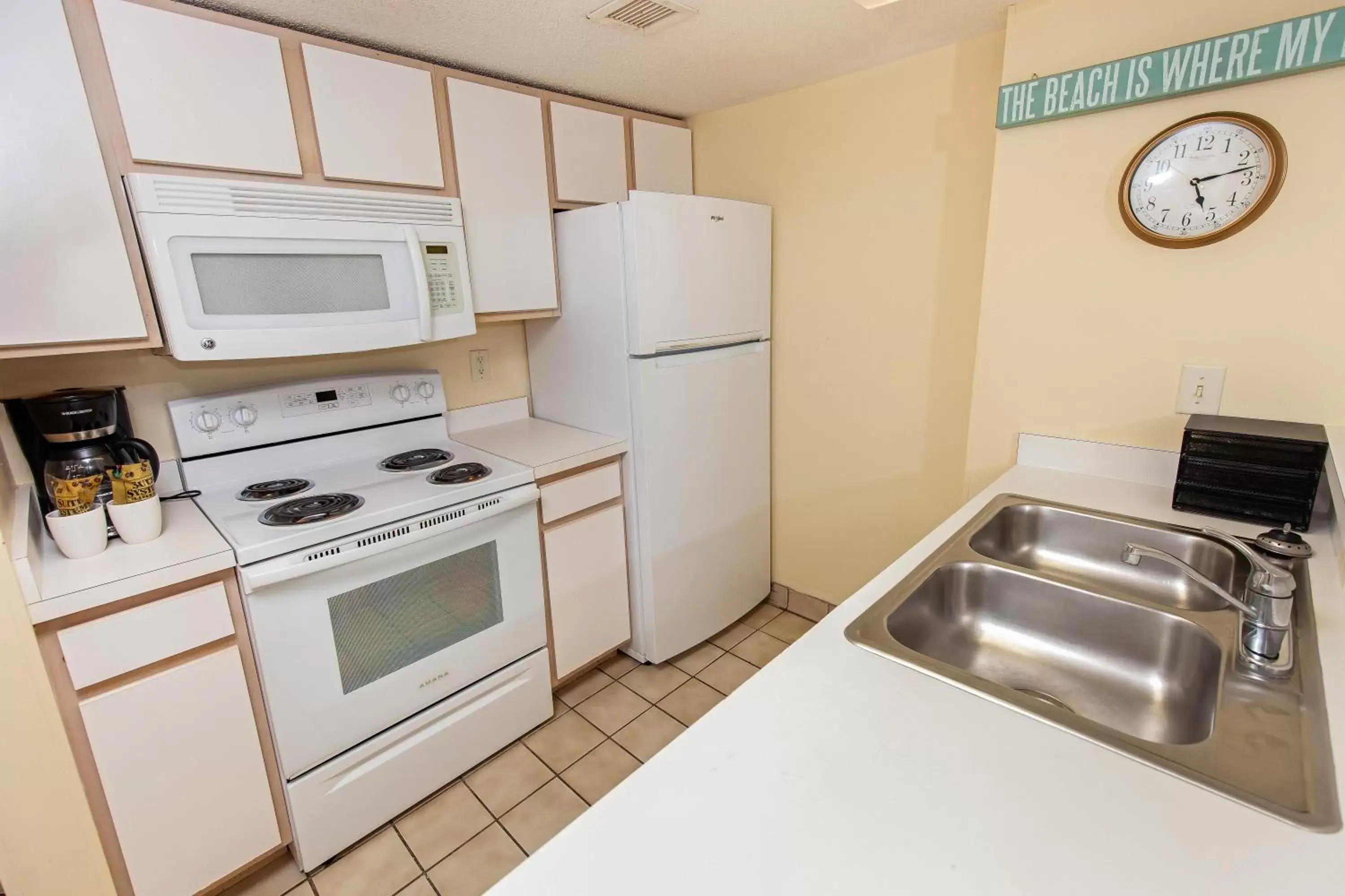 Kitchen or kitchenette, Kitchen/Kitchenette in Atlantica Resort