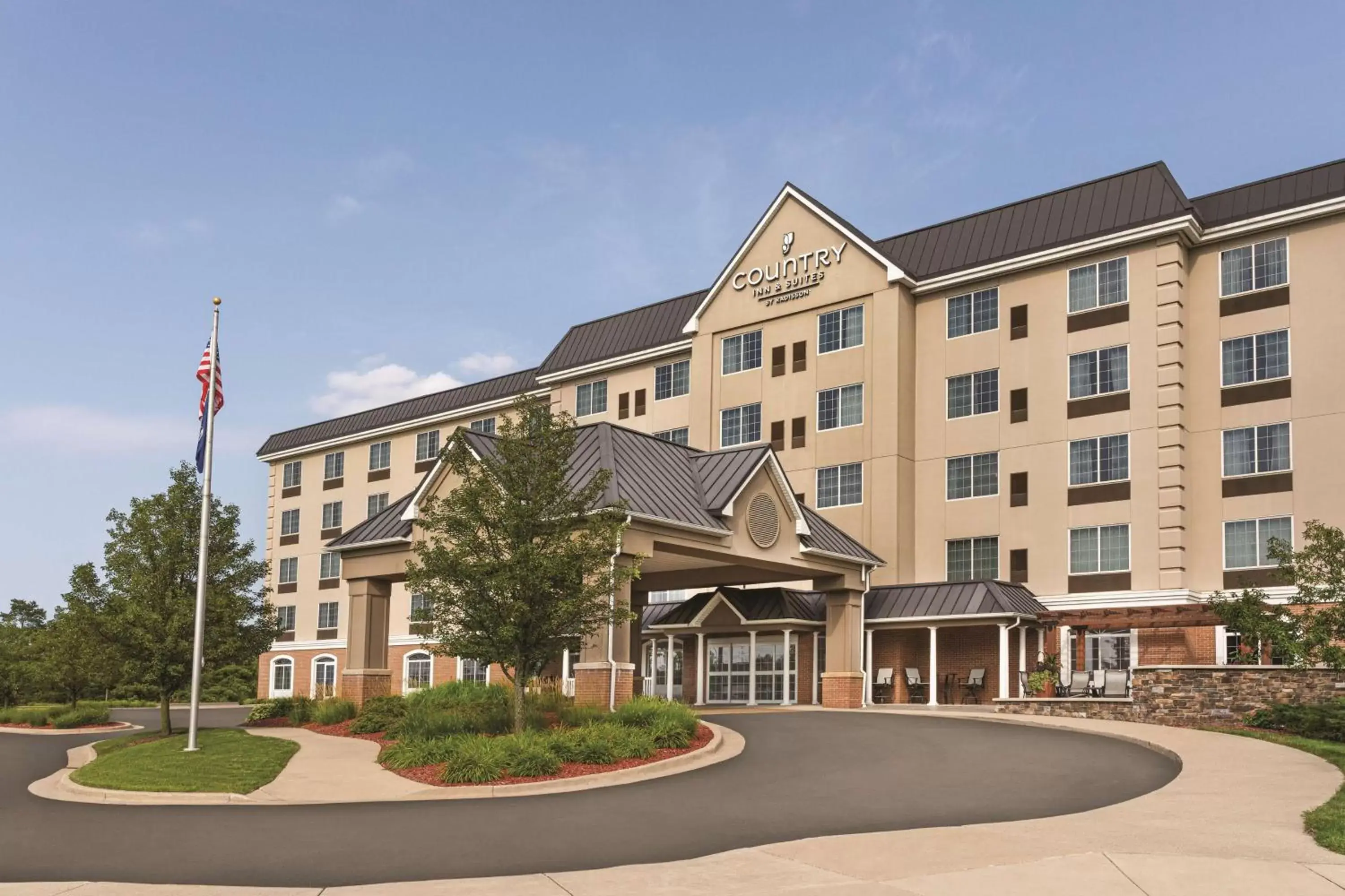 Property Building in Country Inn & Suites by Radisson, Grand Rapids East, MI