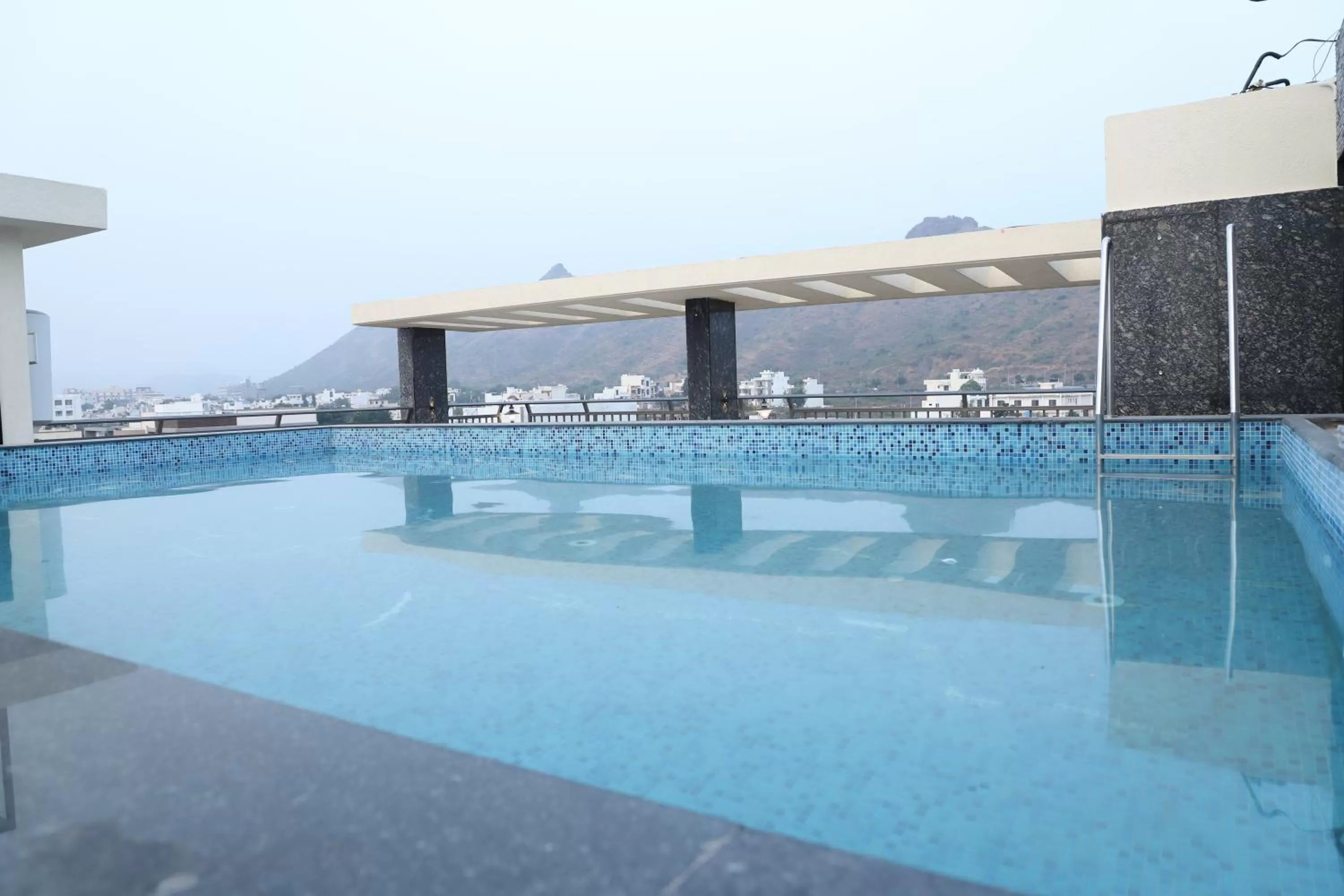 Swimming pool in Clover Inn