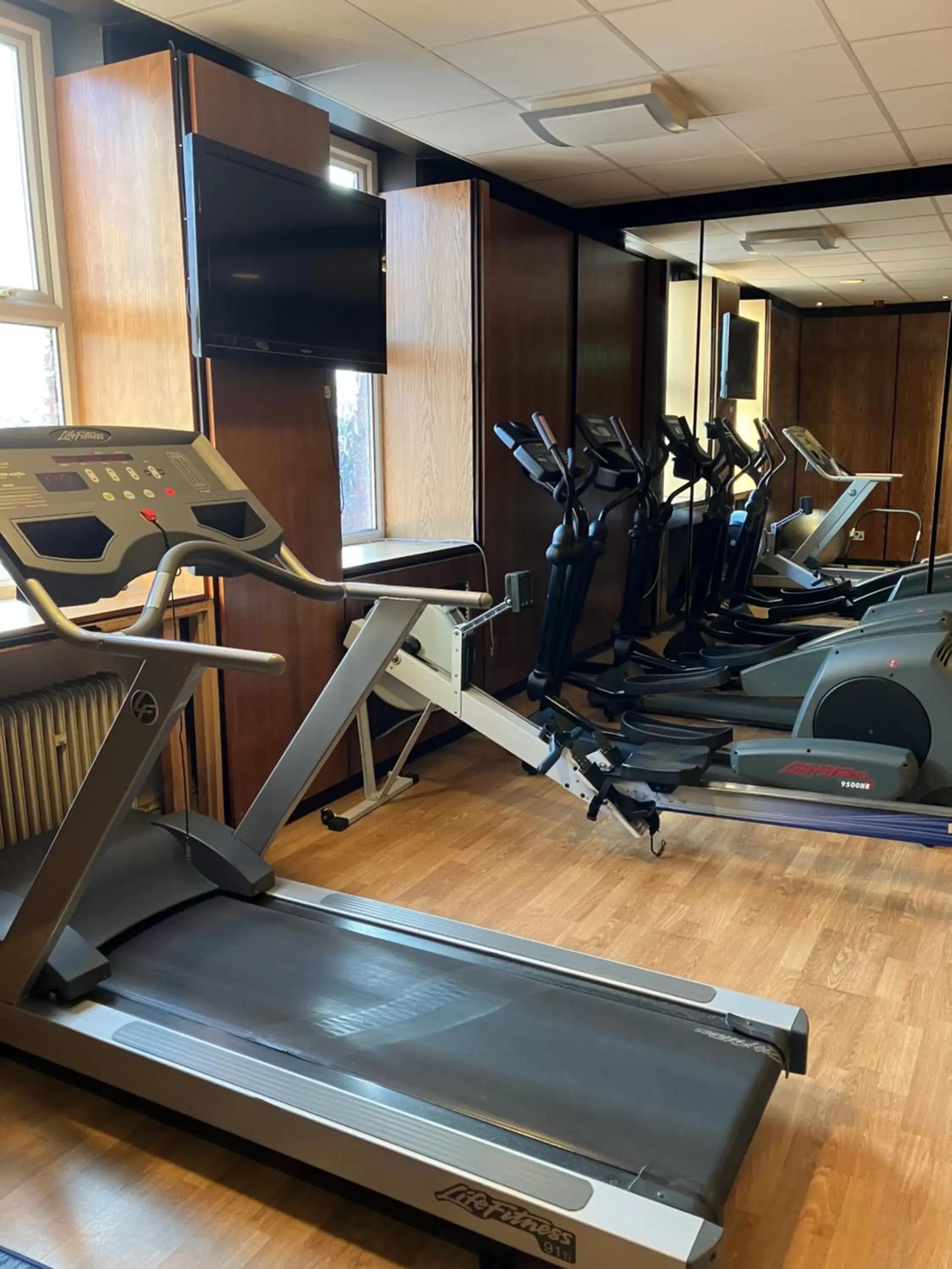 Fitness centre/facilities, Fitness Center/Facilities in The Queen at Chester Hotel, BW Premier Collection