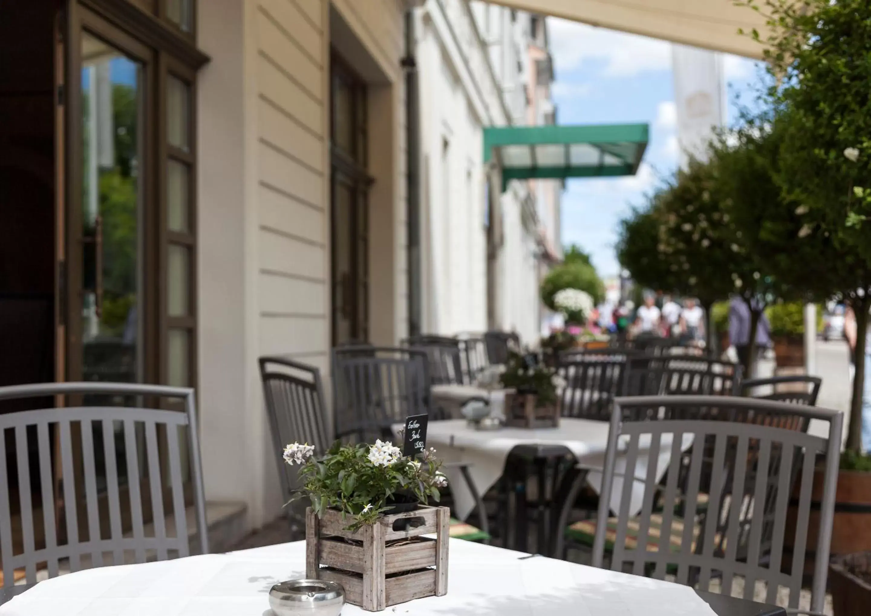 Balcony/Terrace, Restaurant/Places to Eat in Best Western Premier Grand Hotel Russischer Hof