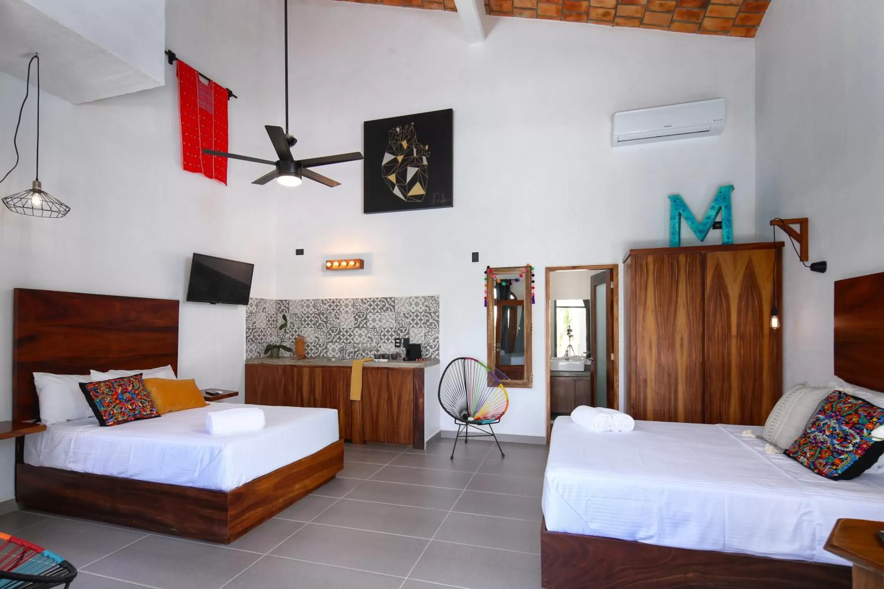 Bathroom, Bed in DISTRITO 88 - Hotel Boutique Only Adults