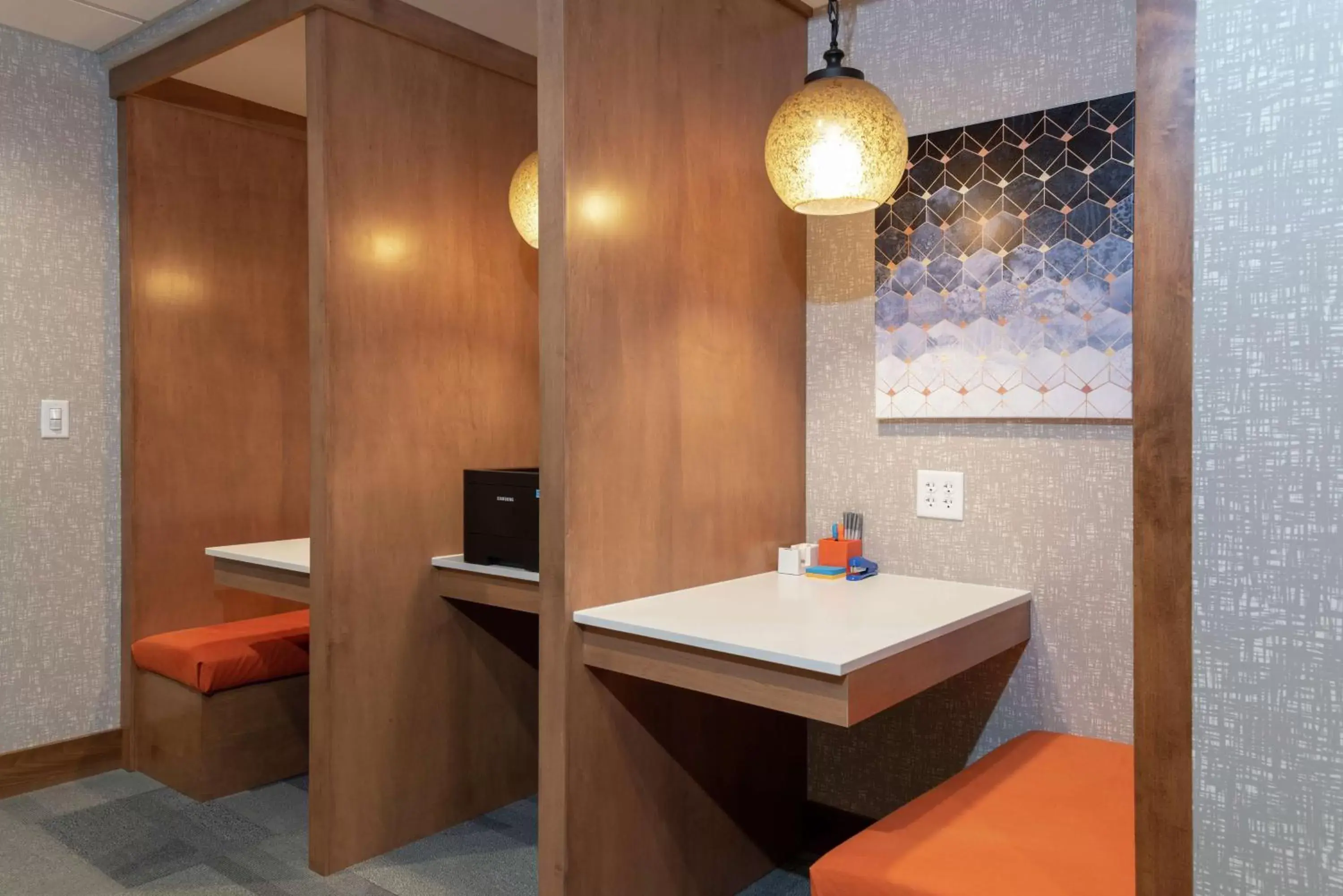 Lobby or reception, Bed in Hampton Inn & Suites Xenia Dayton Lobby or reception, Bed in Hampton Inn & Suites Xenia Dayton