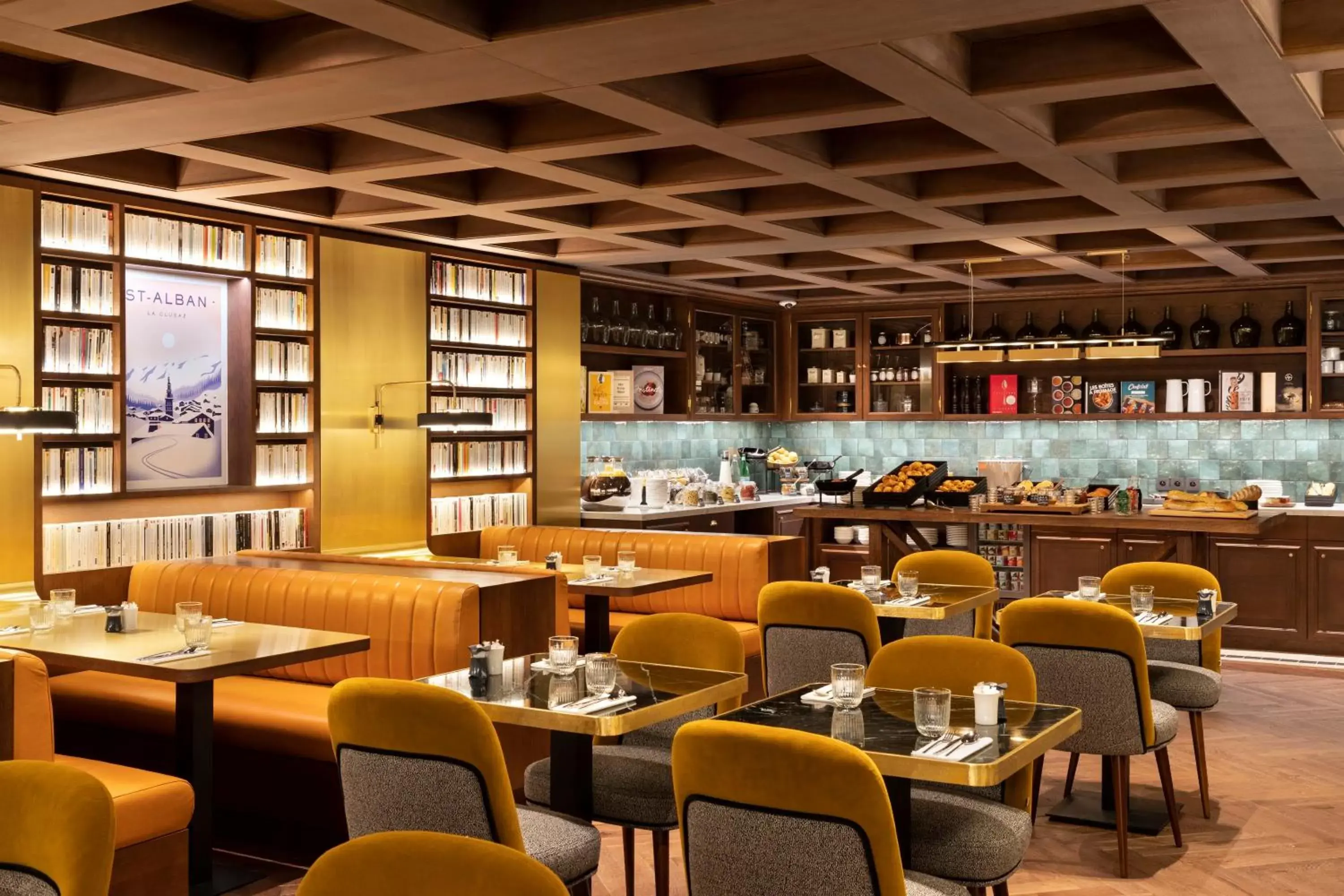 Lounge or bar in St-Alban Hotel & Spa Lounge or bar in St-Alban Hotel & Spa