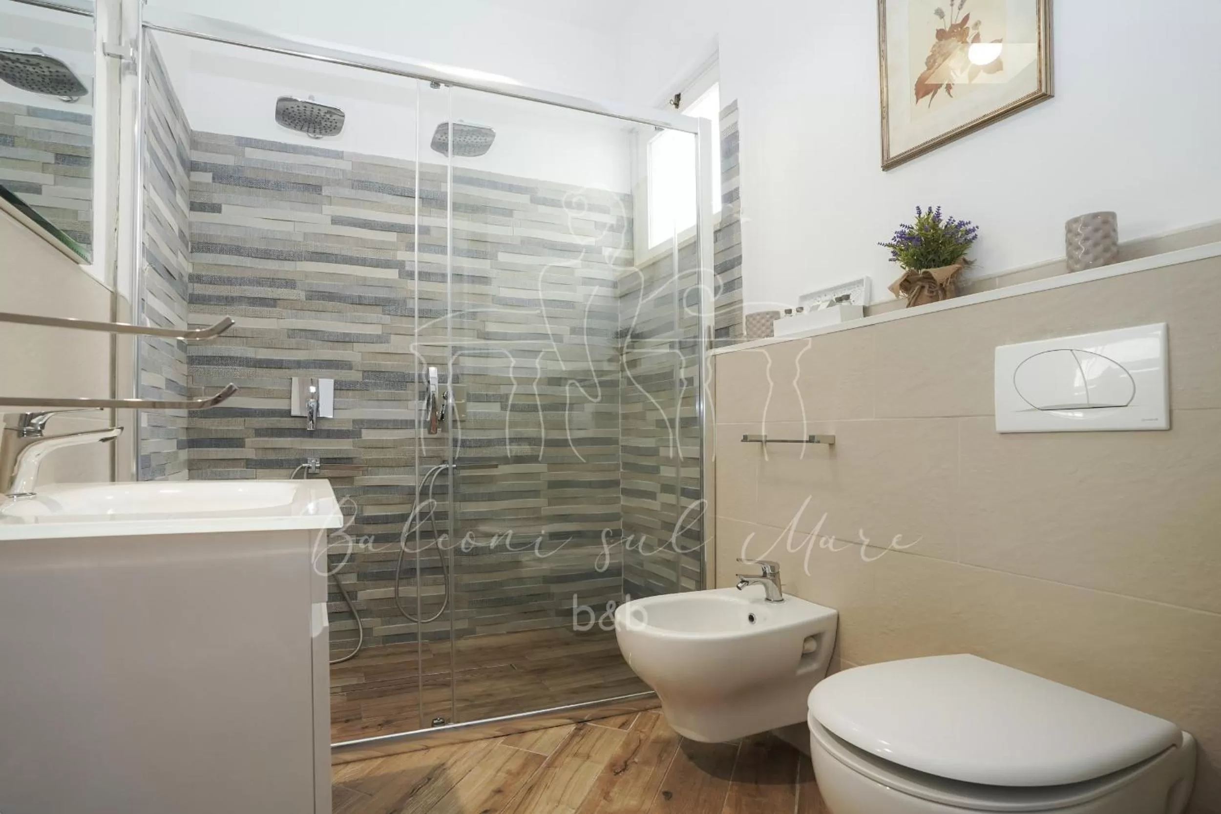 Shower, Bathroom in Balconi sul mare