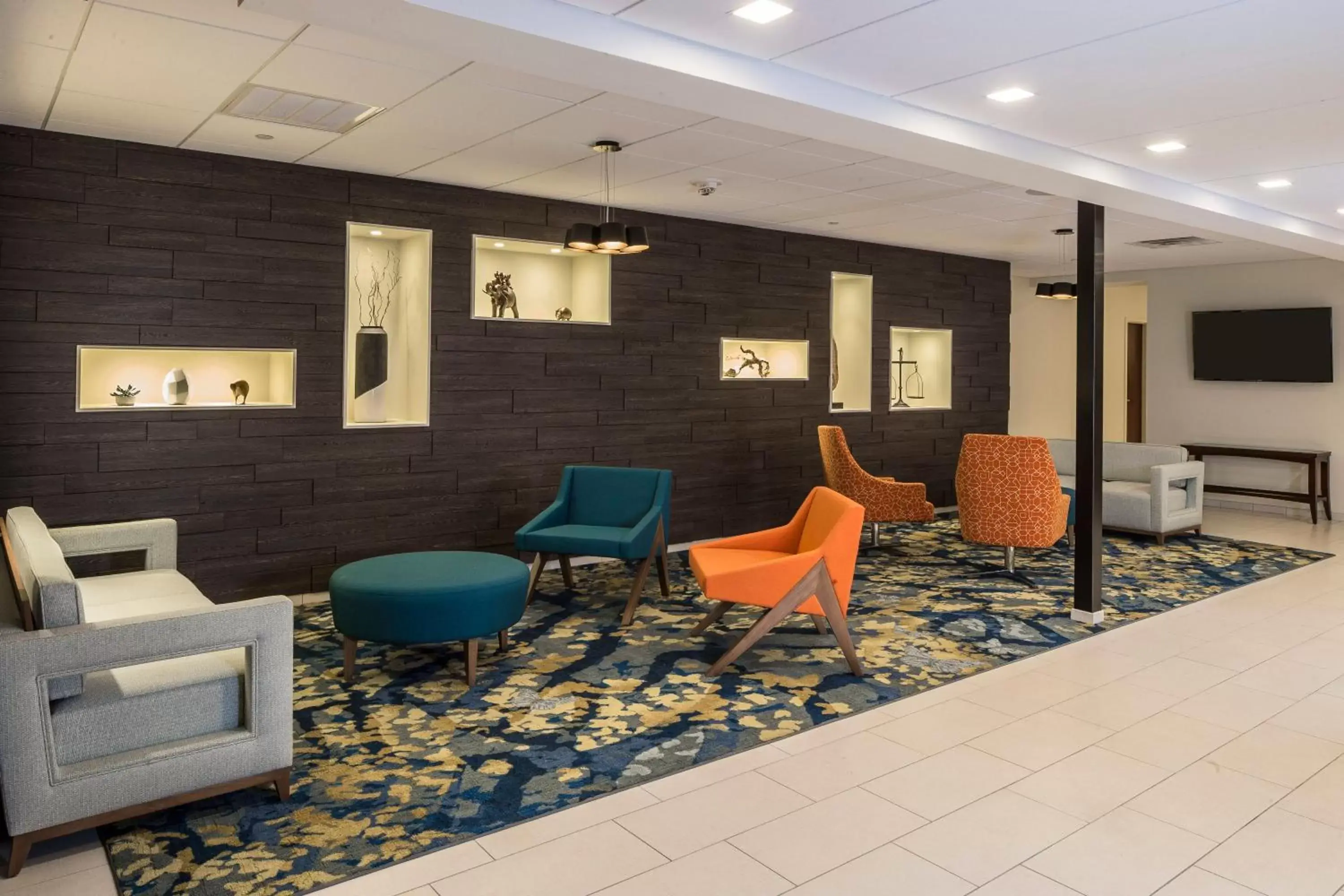 Property building, Lobby/Reception in Crowne Plaza Hotel and Suites Pittsburgh South, an IHG Hotel