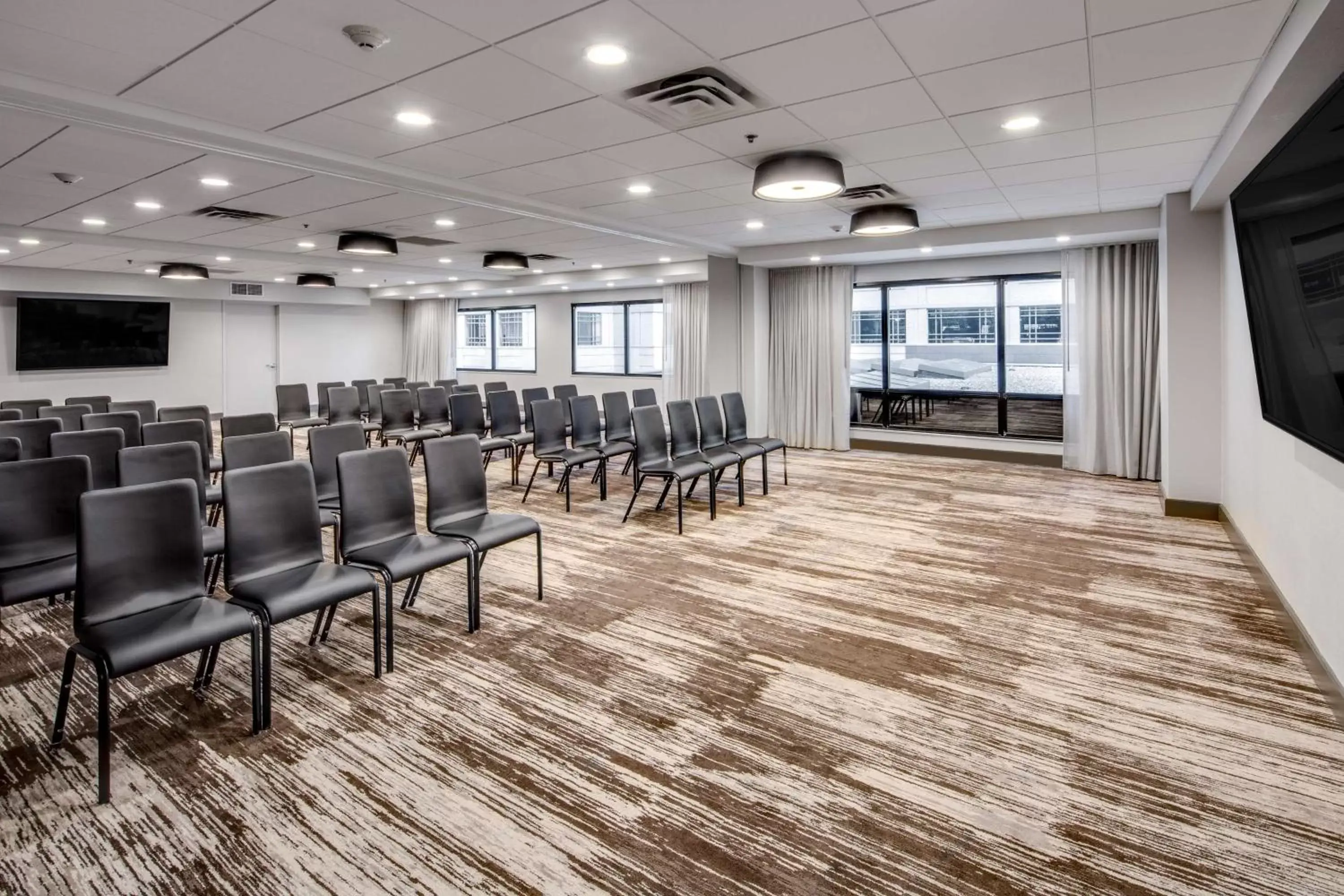 Meeting/conference room in DoubleTree by Hilton Hotel & Suites Jersey City