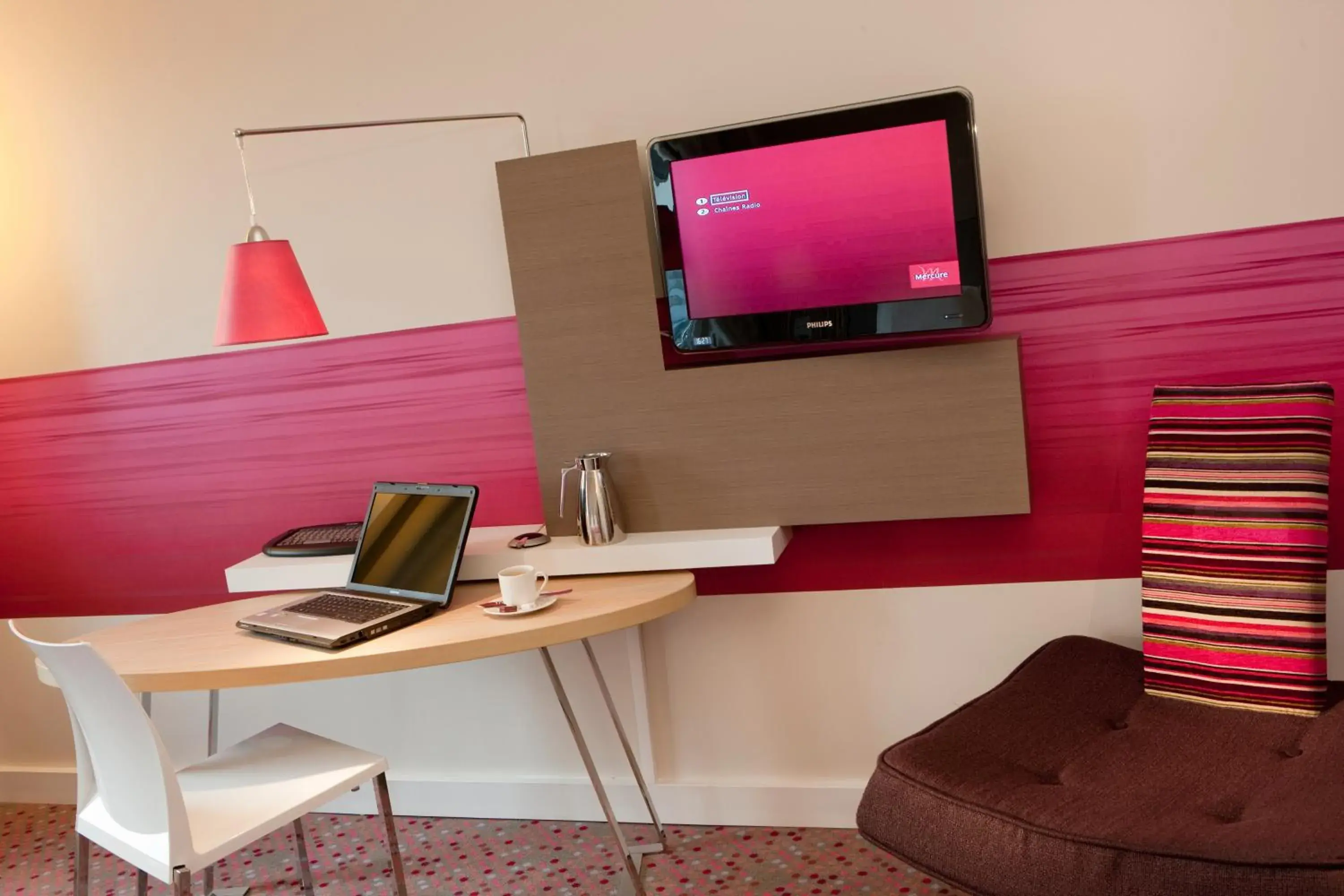 TV and multimedia, TV/Entertainment Center in Hotel Mercure Paris Orly Rungis