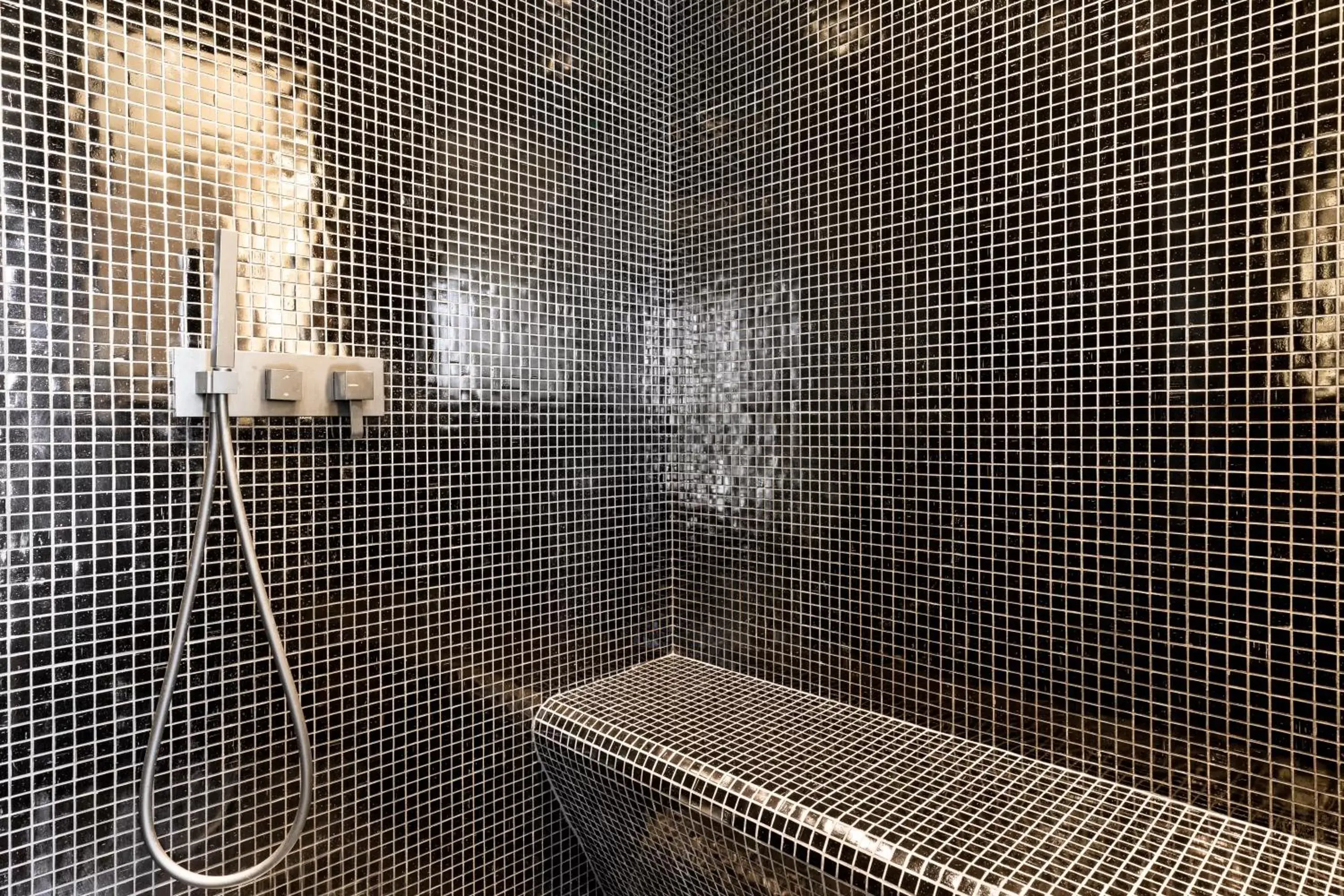 Steam room, Bathroom in B Montmartre