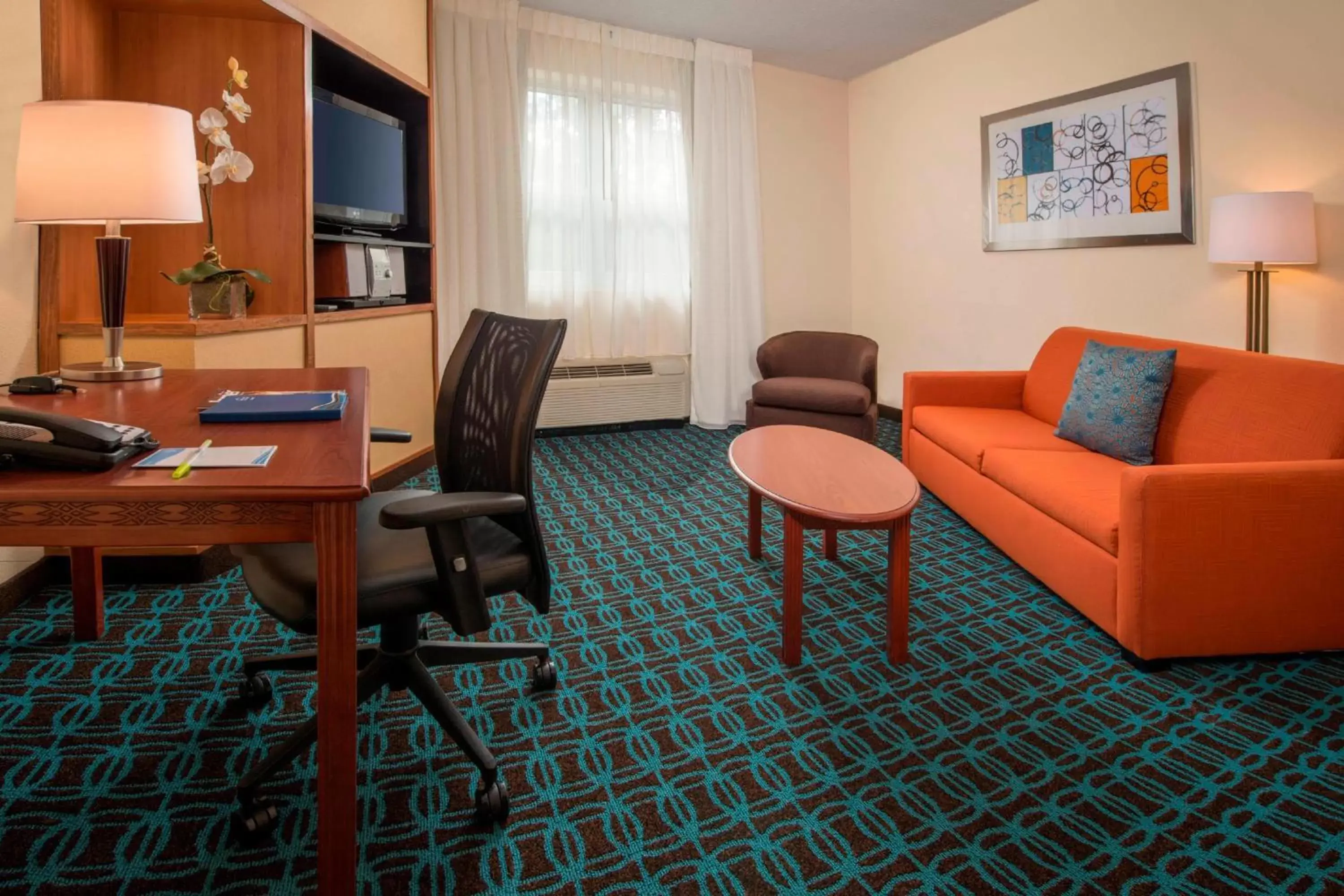 Living room, Seating Area in Fairfield Inn & Suites by Marriott Williamsburg