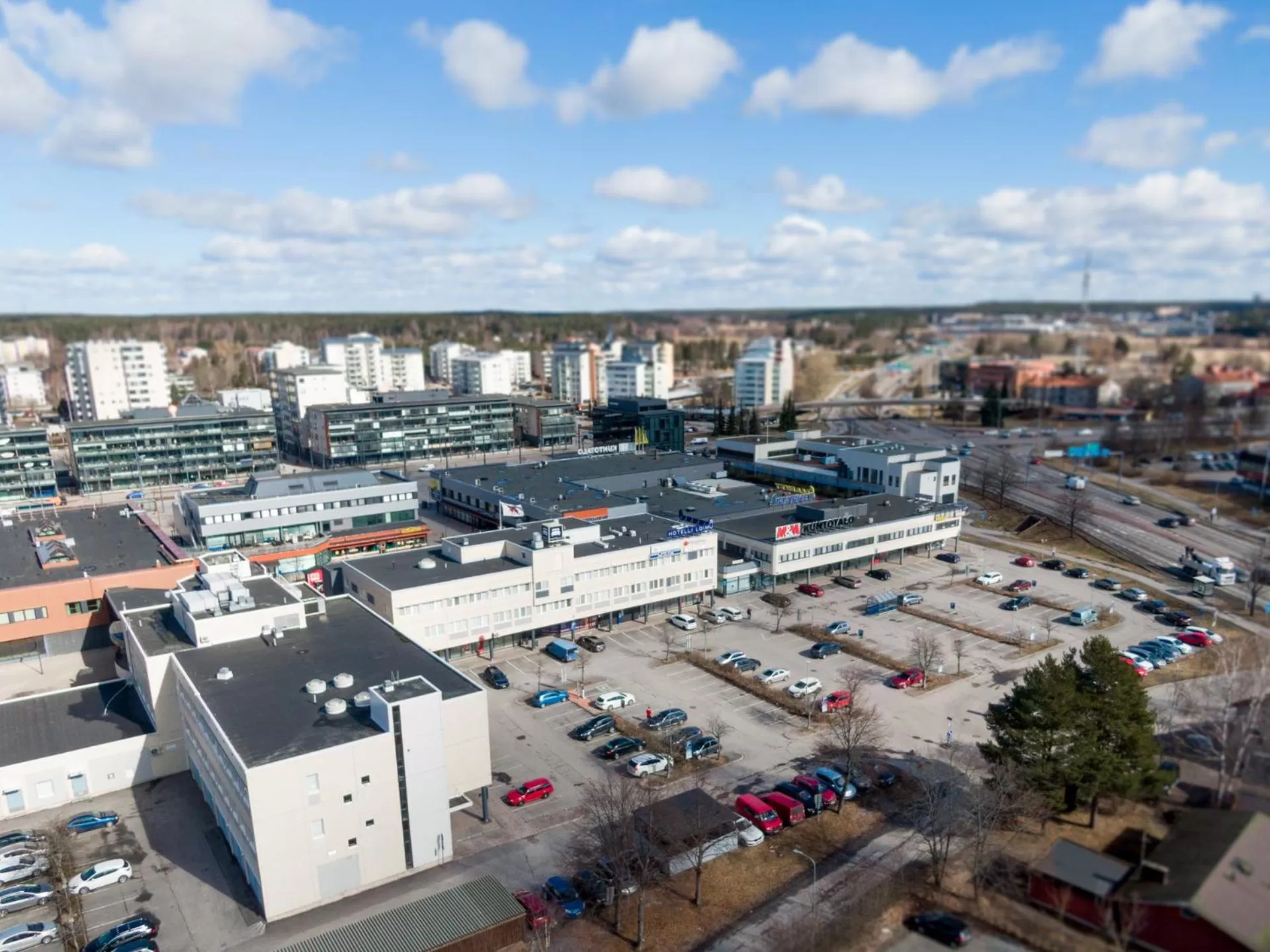 Property building in Hotelli Loimu by UHANDA