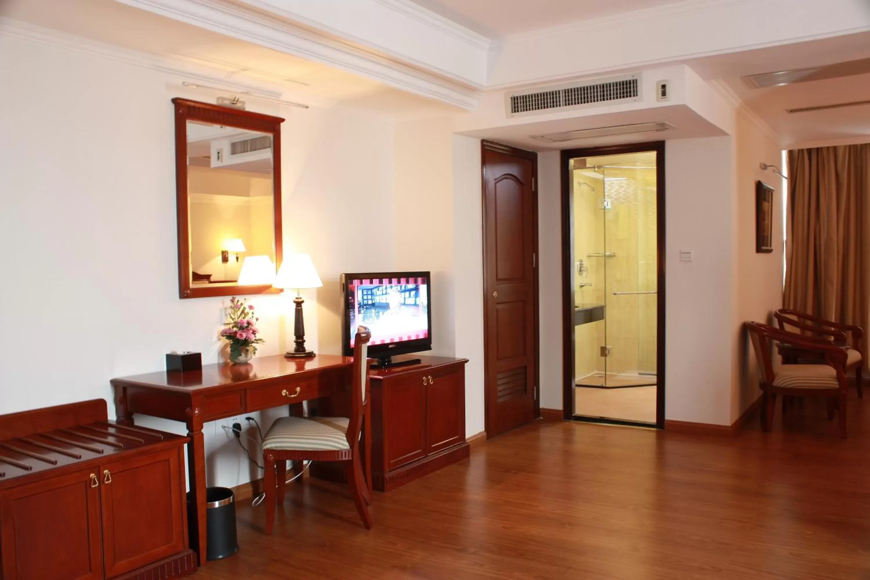 Bedroom, TV/Entertainment Center in Lux Riverside Hotel & Apartment