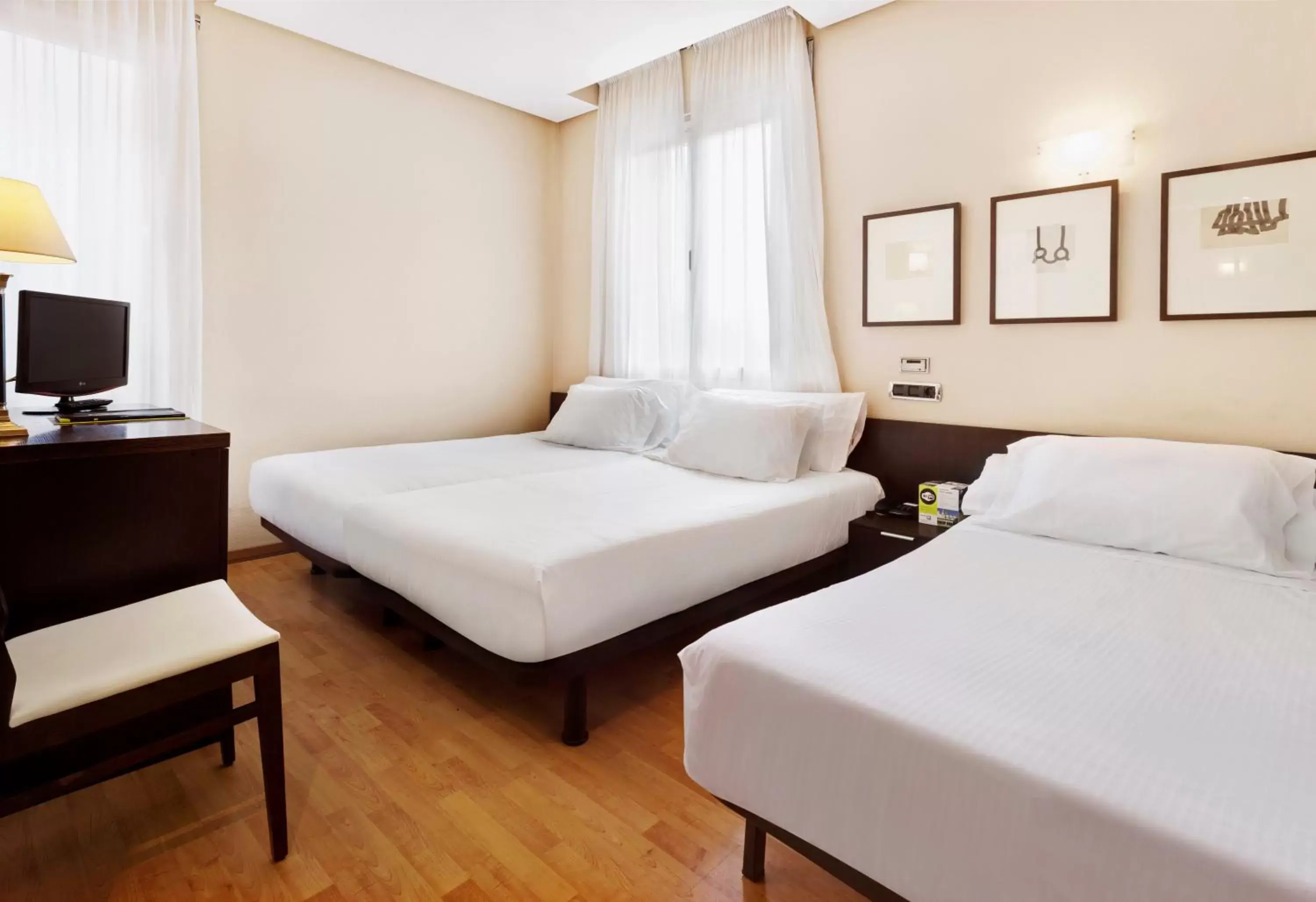 Photo of the whole room, Bed in Hotel Sercotel Tudela Bardenas Photo of the whole room, Bed in Hotel Sercotel Tudela Bardenas