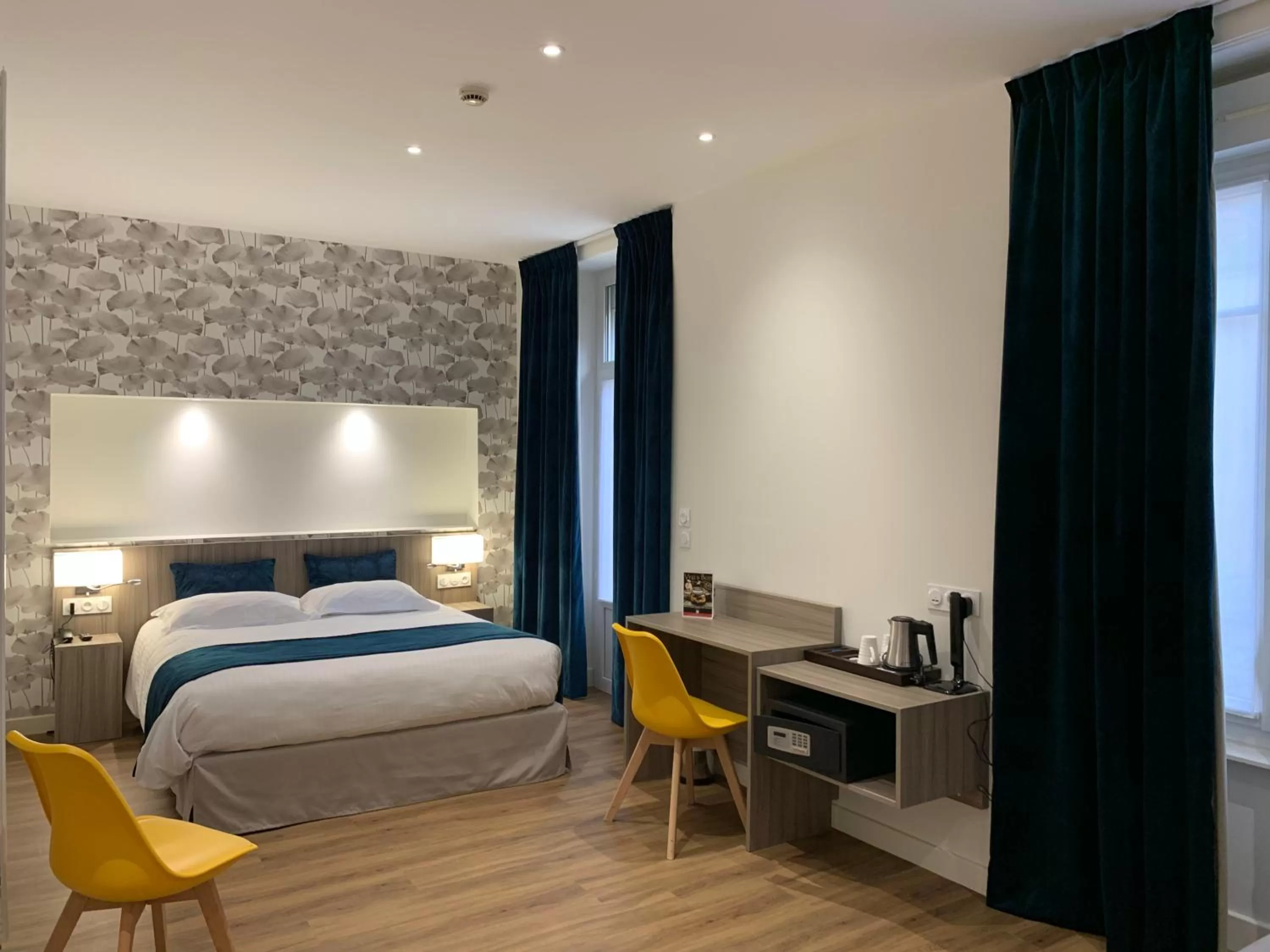 Bed in Best Western Hôtel Des Voyageurs