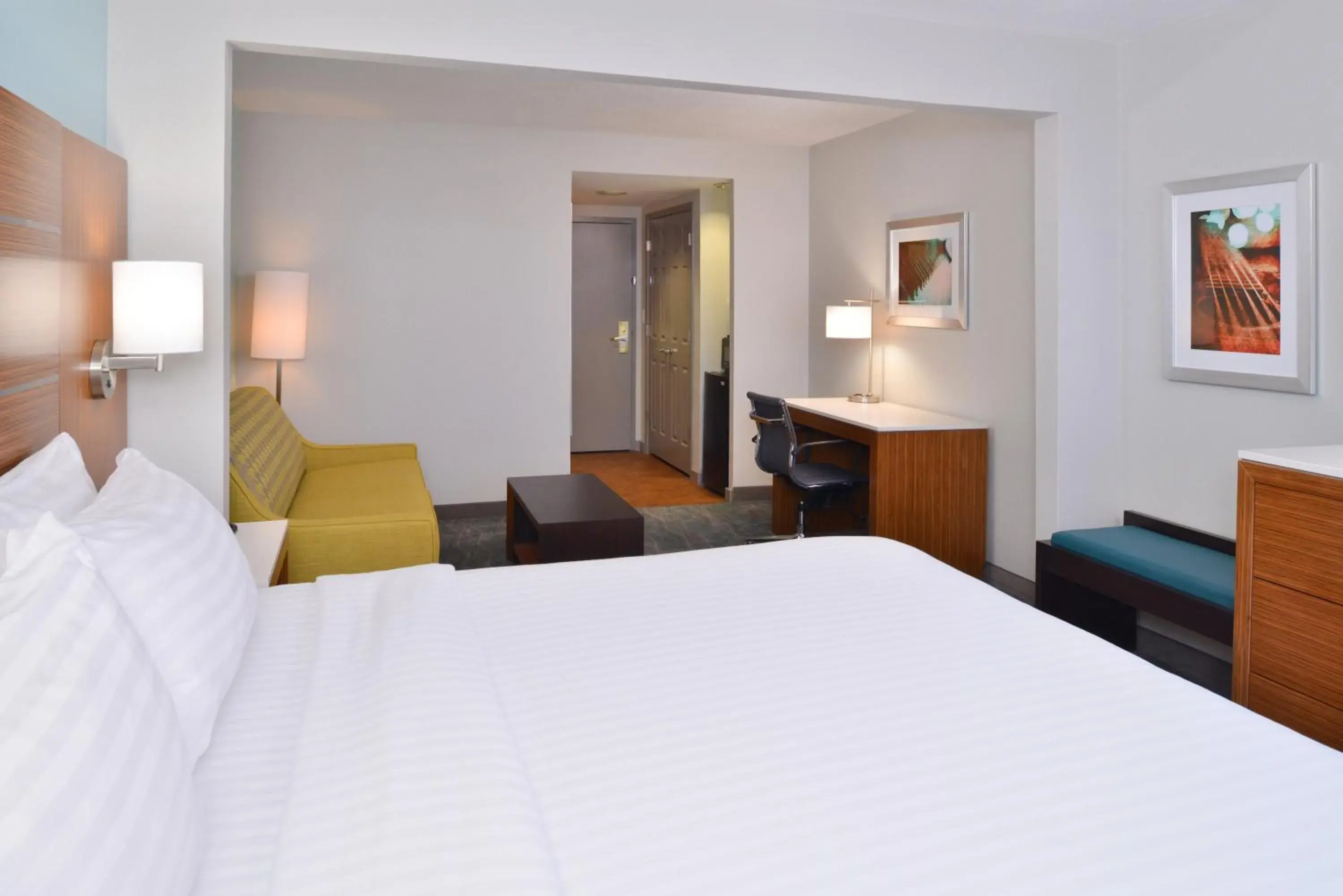Photo of the whole room, Bed in Holiday Inn Express Austin North Central, an IHG Hotel