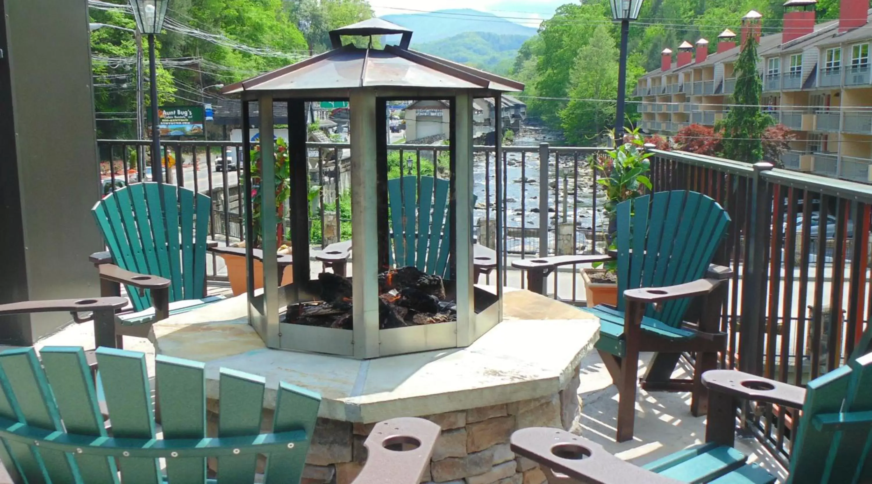 Mountain view, Patio/Outdoor Area in Baymont by Wyndham Gatlinburg On The River