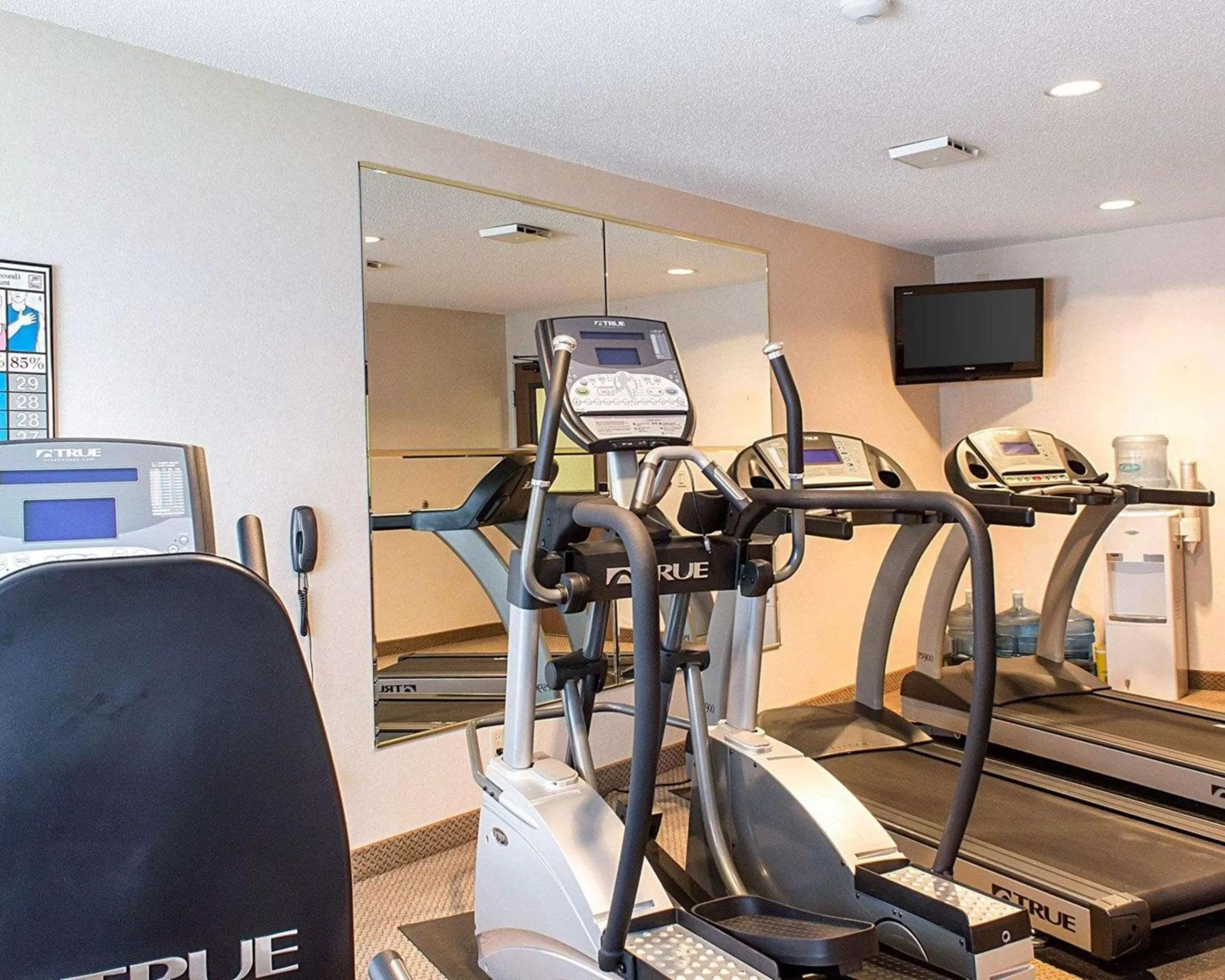 Fitness centre/facilities in Quality Inn