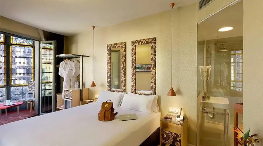 Bedroom, Bathroom in Axel Hotel Barcelona & Urban Spa- Adults Only