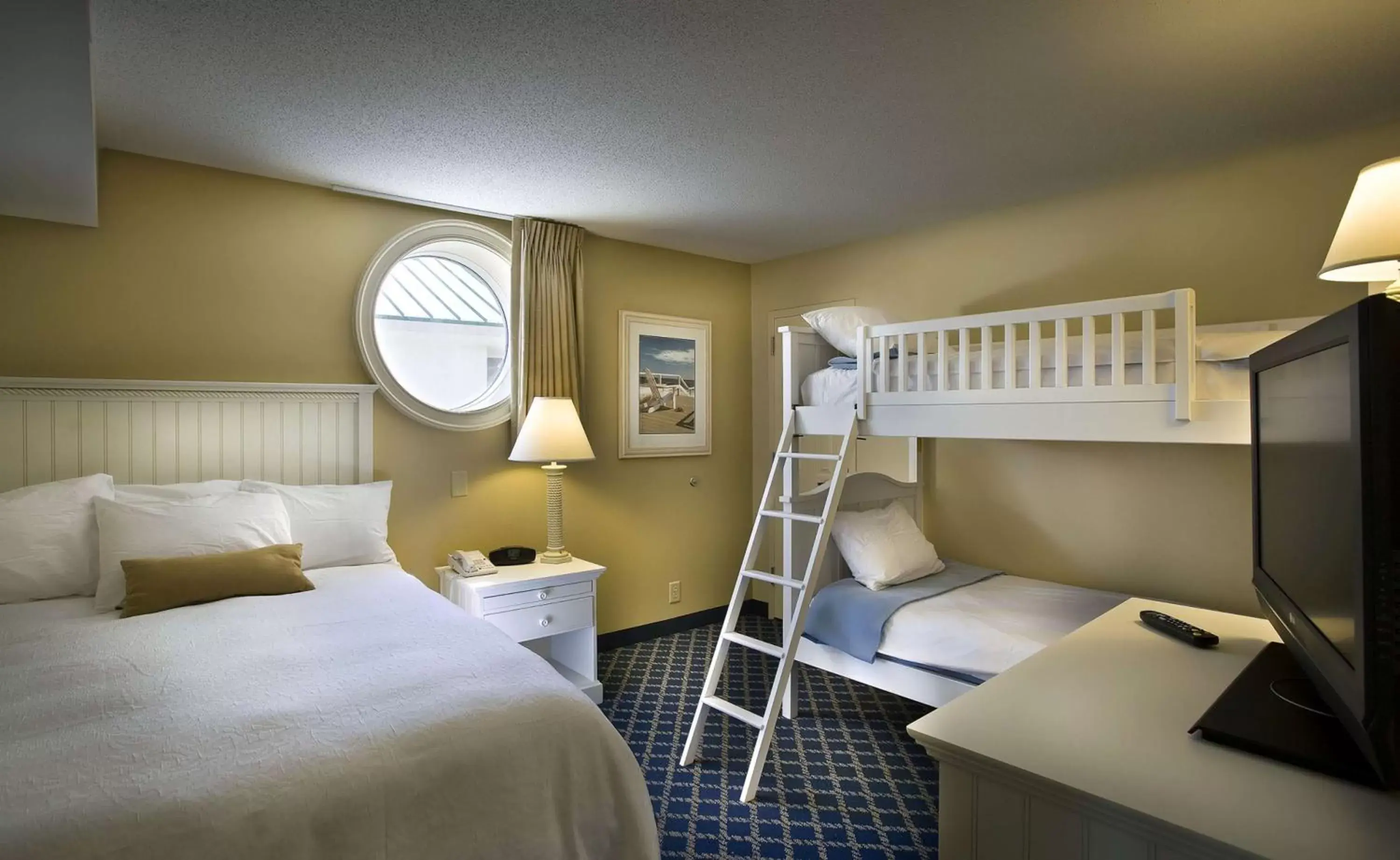Bed, Bunk Bed in Hampton Inn & Suites Myrtle Beach Oceanfront