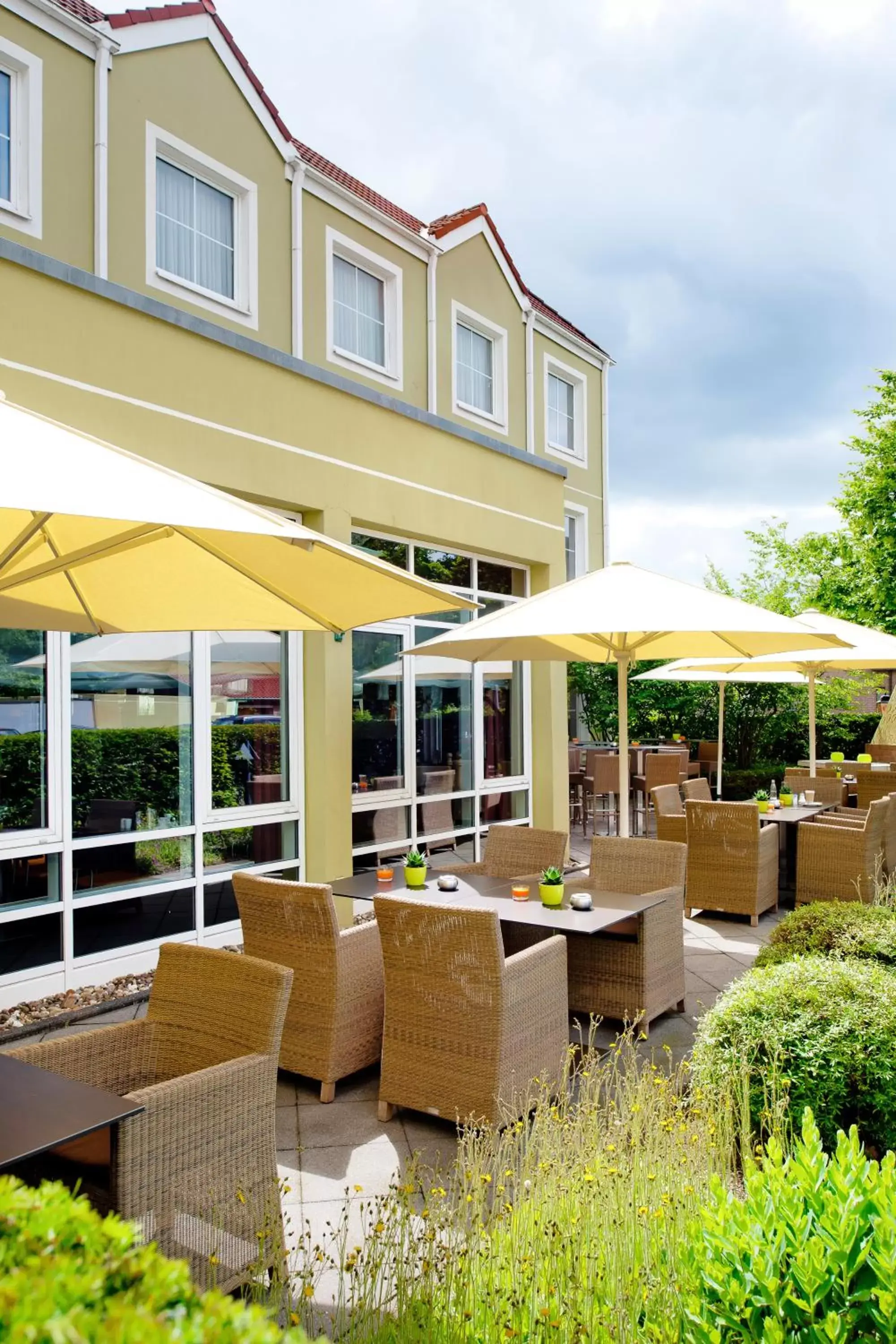 Property building in Mercure Hotel Düsseldorf Ratingen