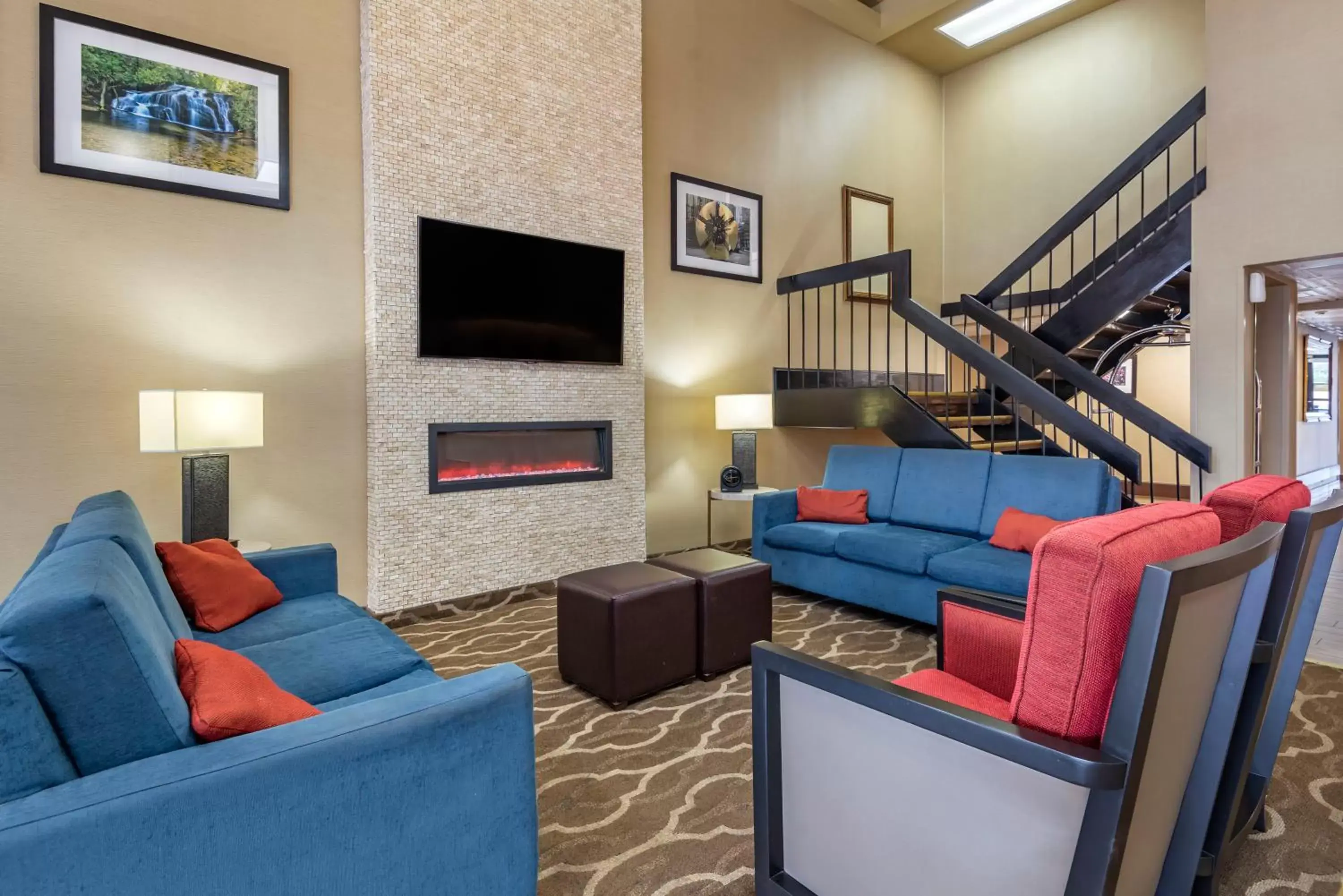 Seating Area in Comfort Inn Matthews / Charlotte