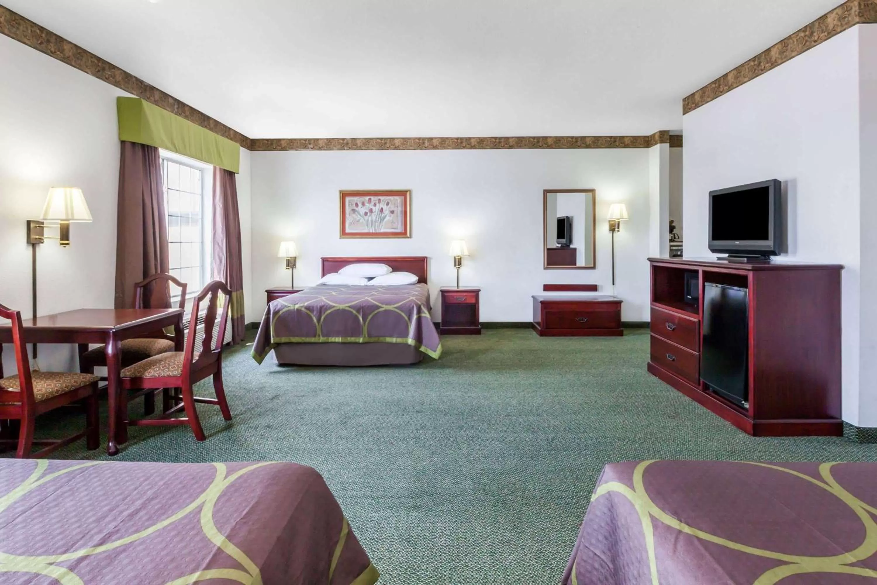 Photo of the whole room, Bed in Super 8 by Wyndham Hillsboro TX