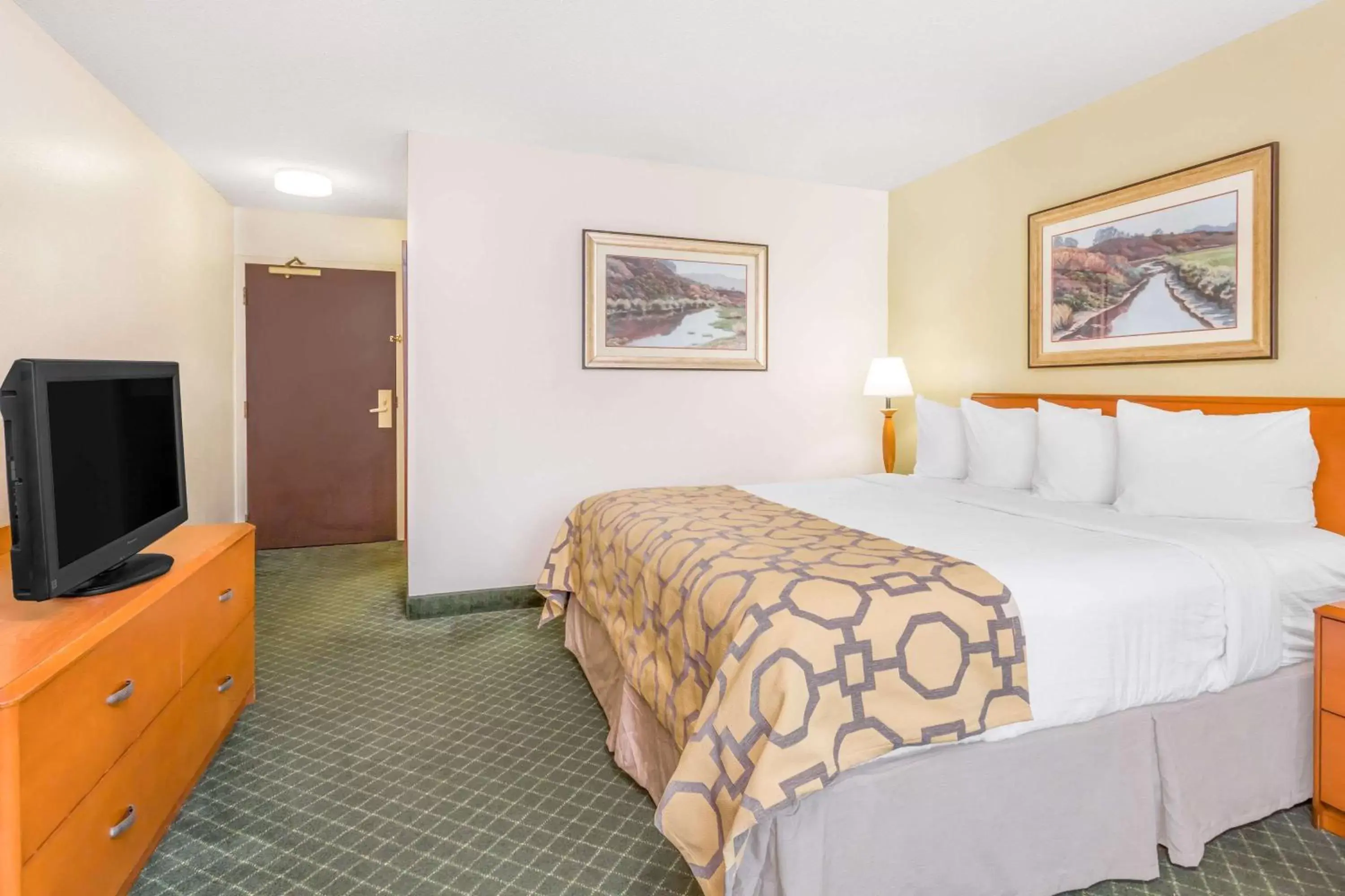 Photo of the whole room, Bed in Baymont by Wyndham Lithia Springs Atlanta
