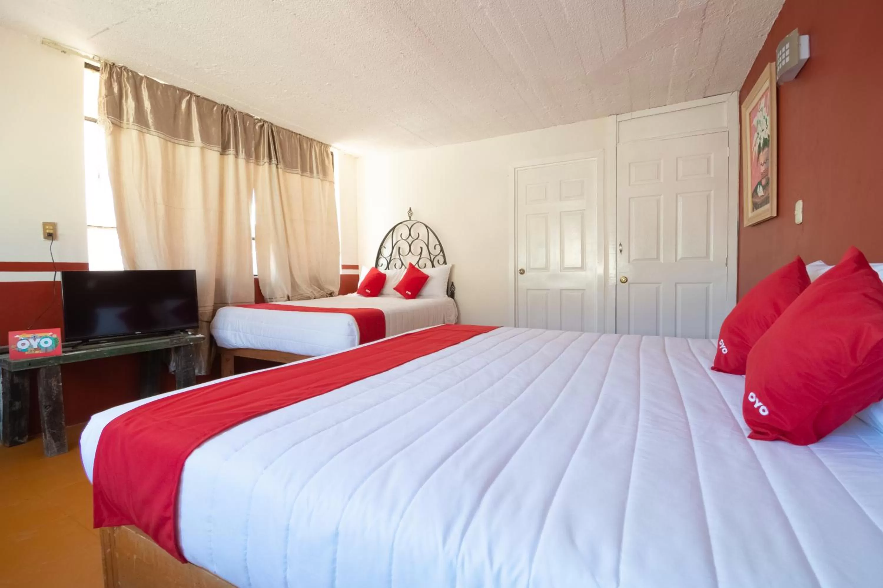 Superior Two beds in OYO Hotel Meson de la Concepcion