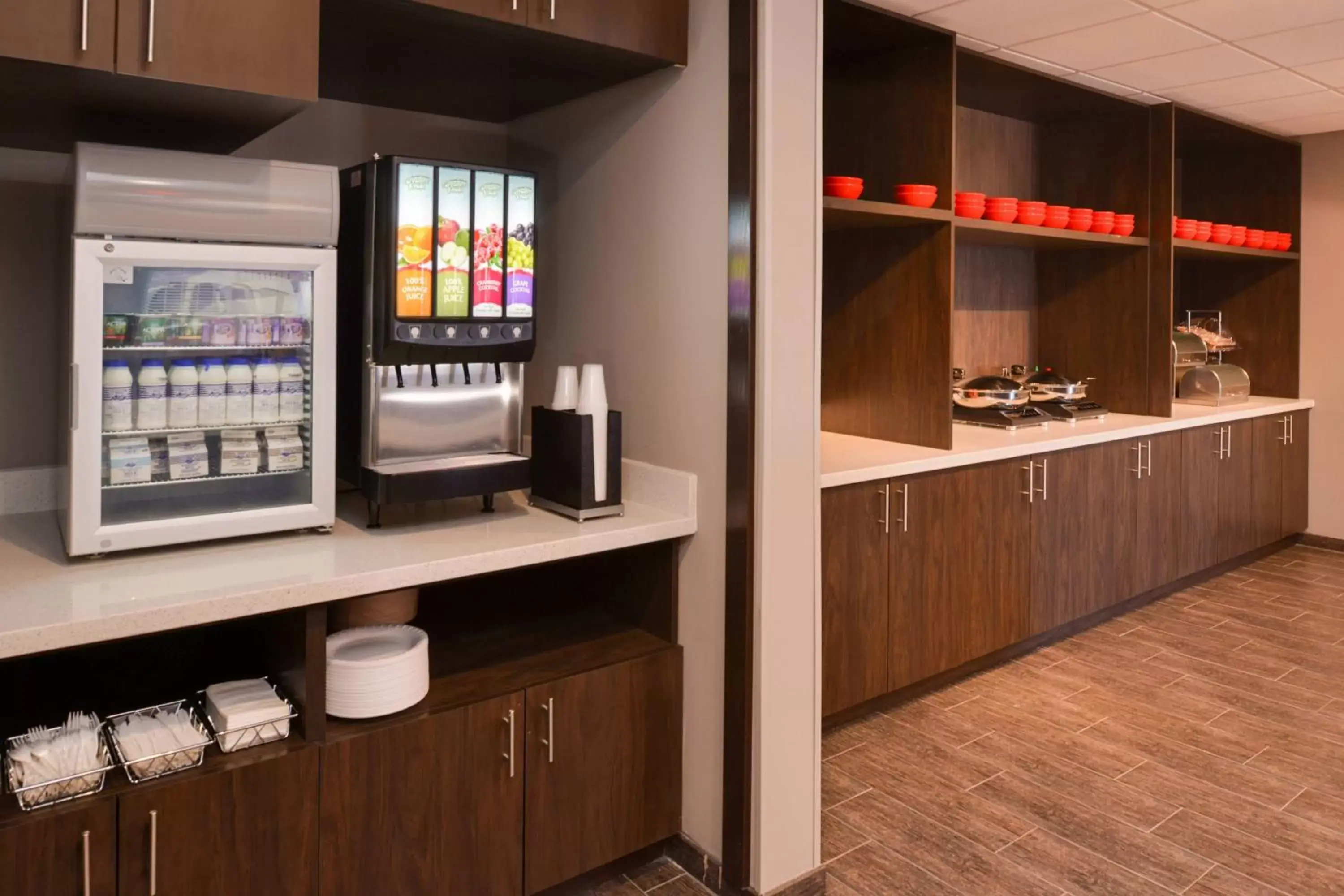 Breakfast, Kitchen/Kitchenette in TownePlace Suites by Marriott Laplace