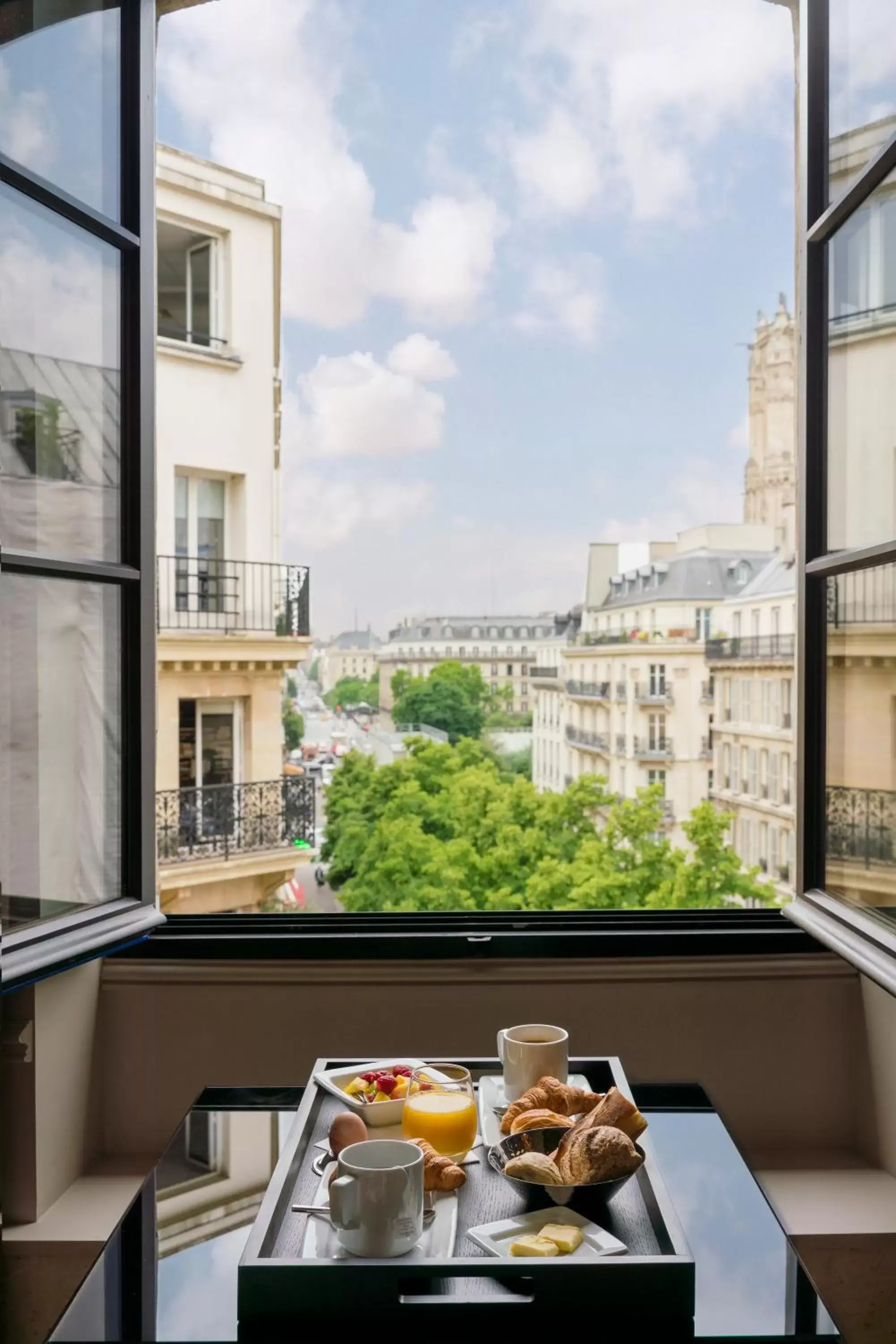 Continental breakfast in Hôtel Le Presbytère