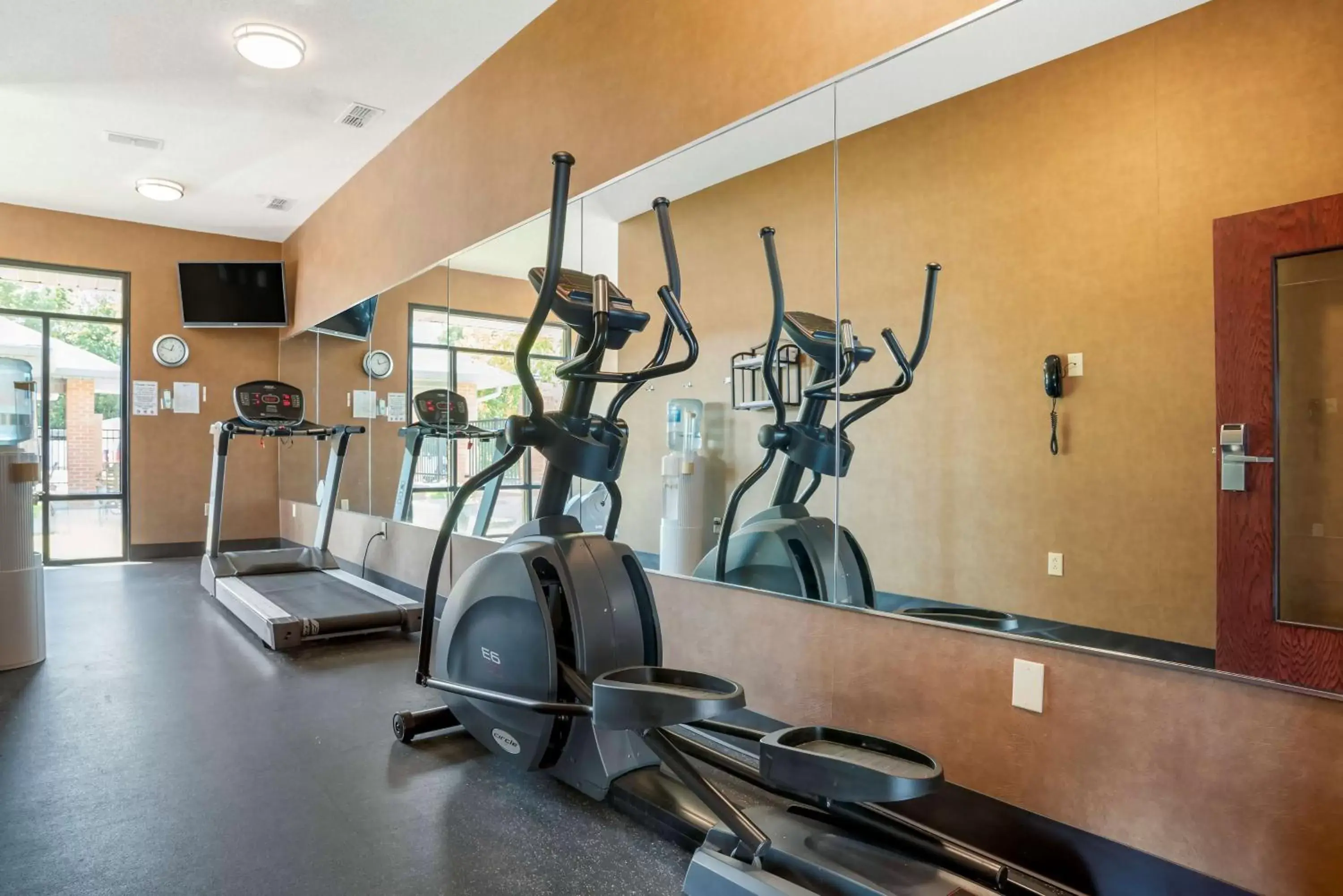 Fitness centre/facilities, Fitness Center/Facilities in Best Western Plus Two Rivers Hotel & Suites