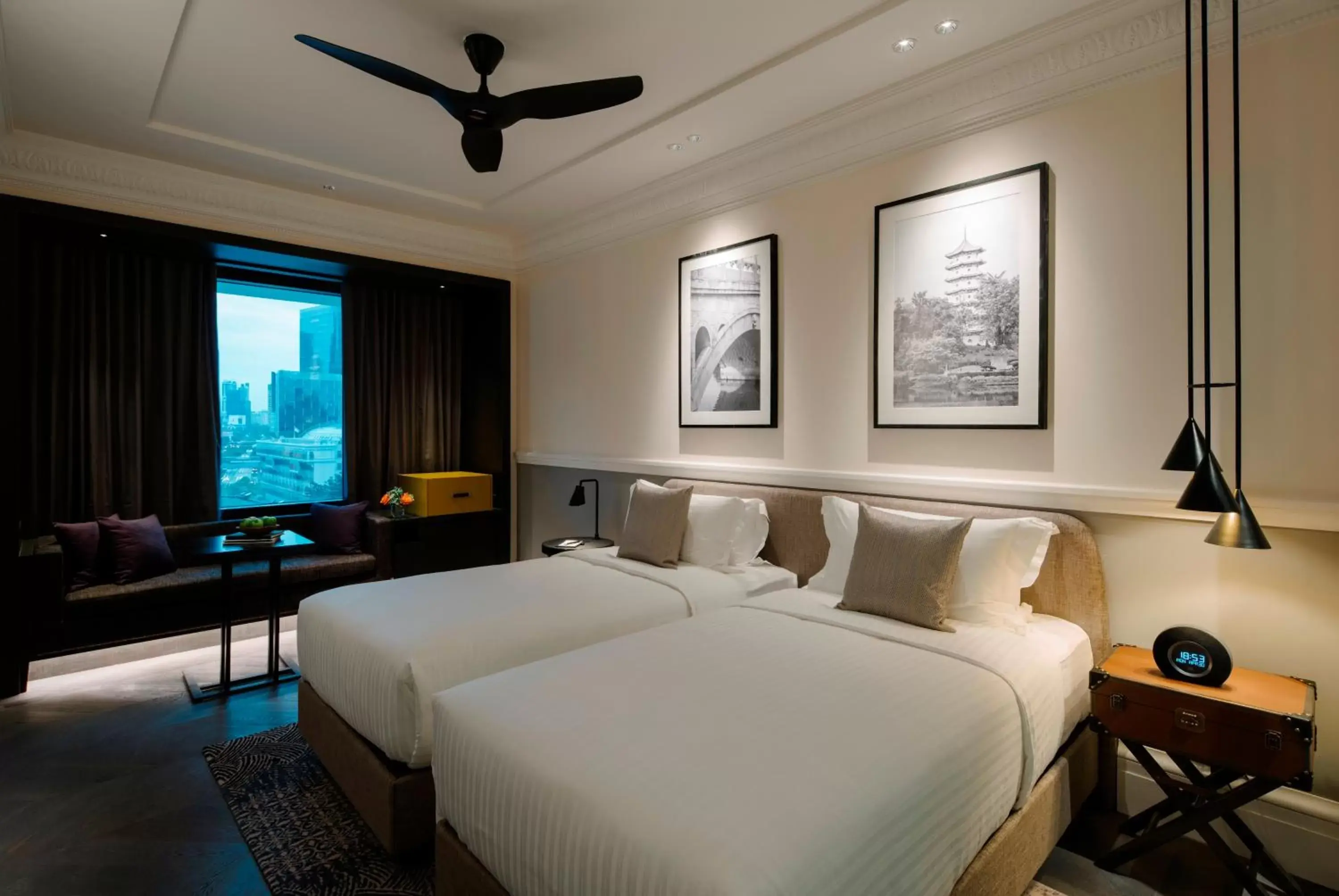 Photo of the whole room, Bed in Grand Park City Hall