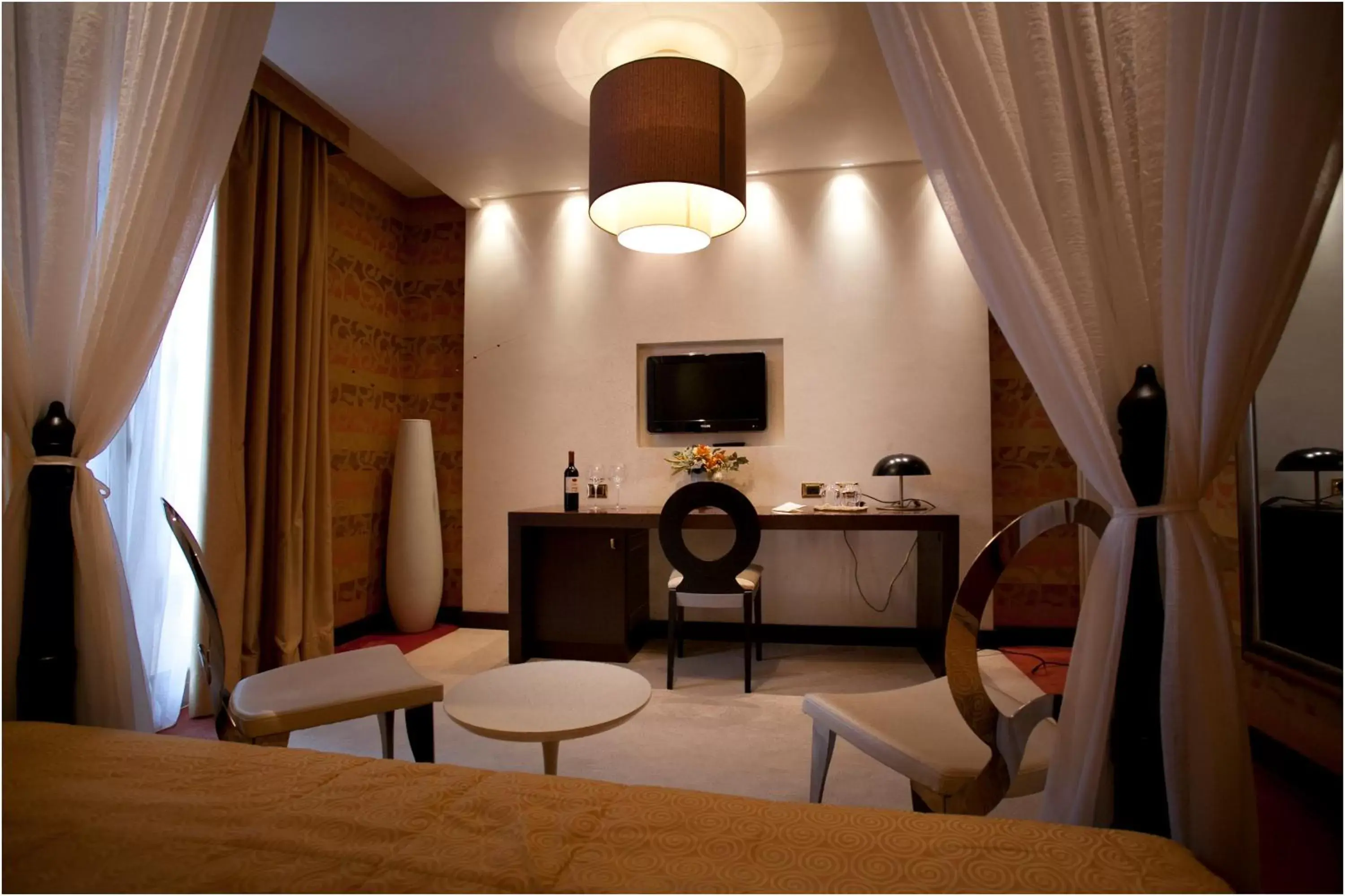 Bed, Seating Area in Visir Resort Spa
