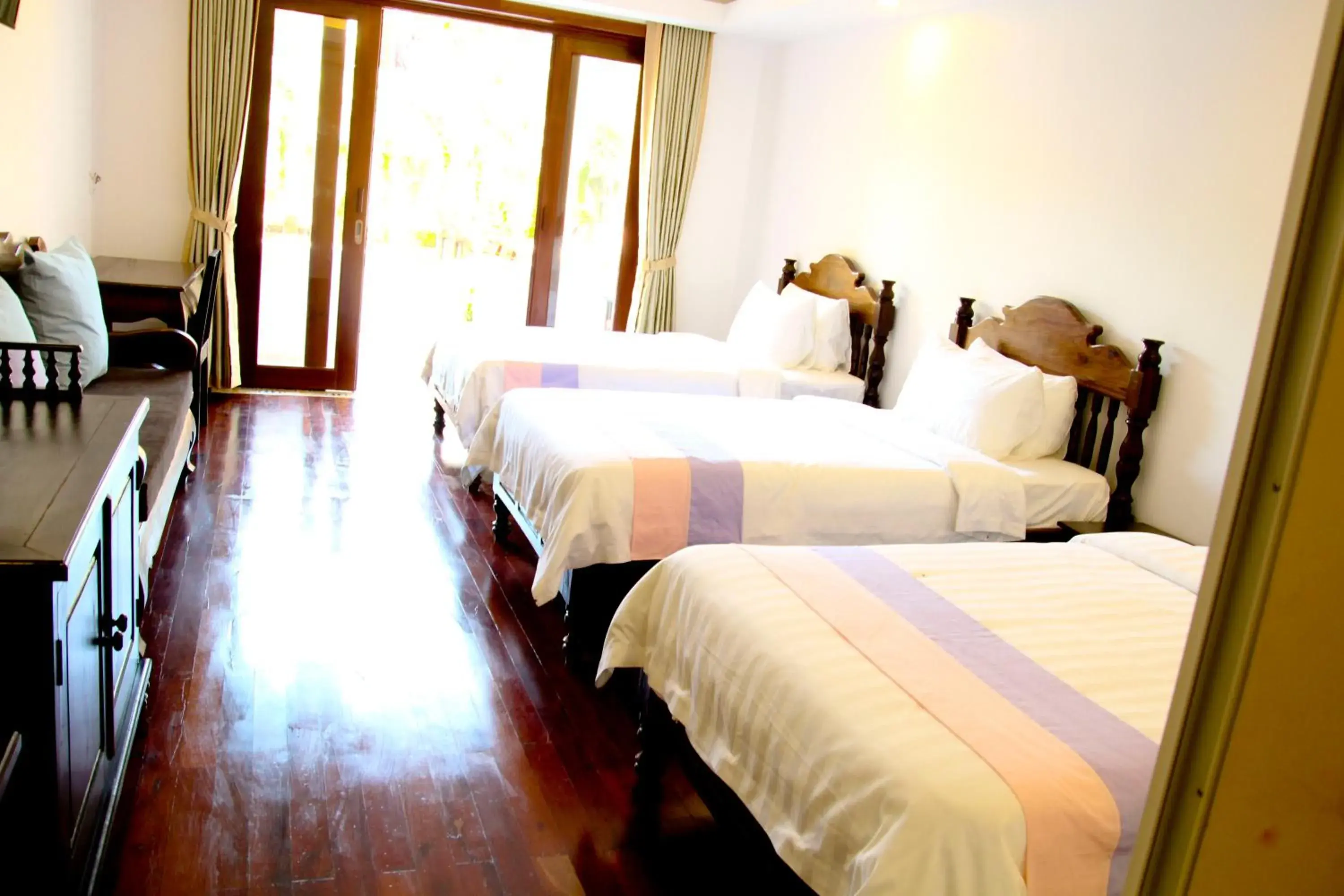 Bedroom, Bed in La Residence Watbo Hotel
