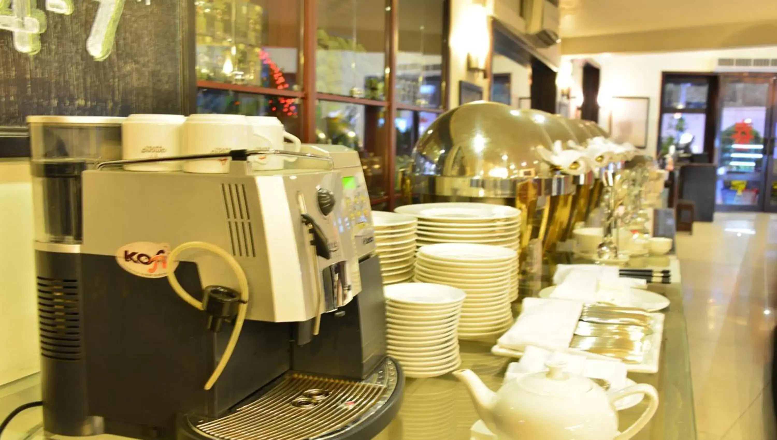 Restaurant/places to eat in Almond Hotel Sothearos Restaurant/places to eat in Almond Hotel Sothearos