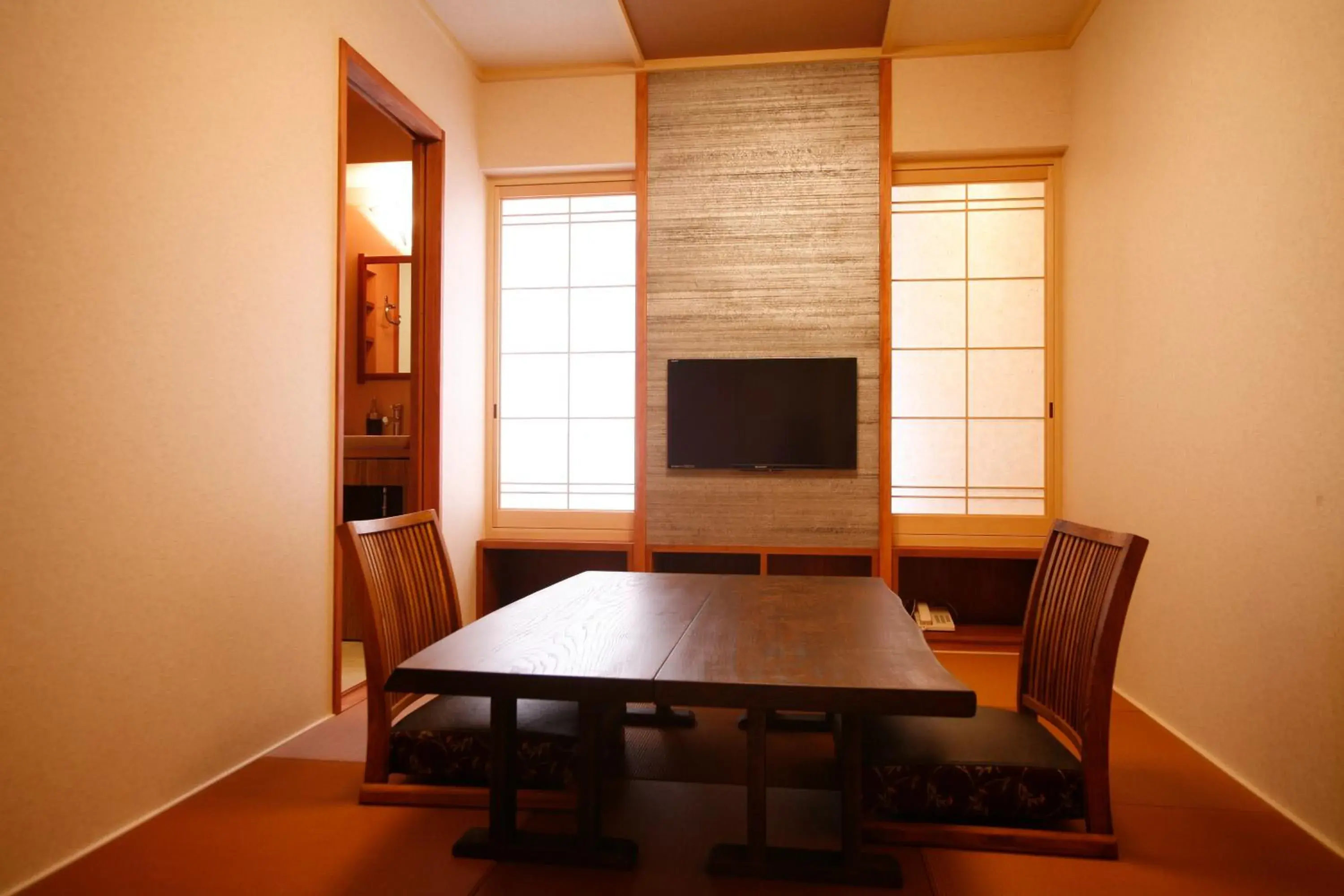 Photo of the whole room, Dining Area in Arima Hot spring Ryokan Hanamusubi