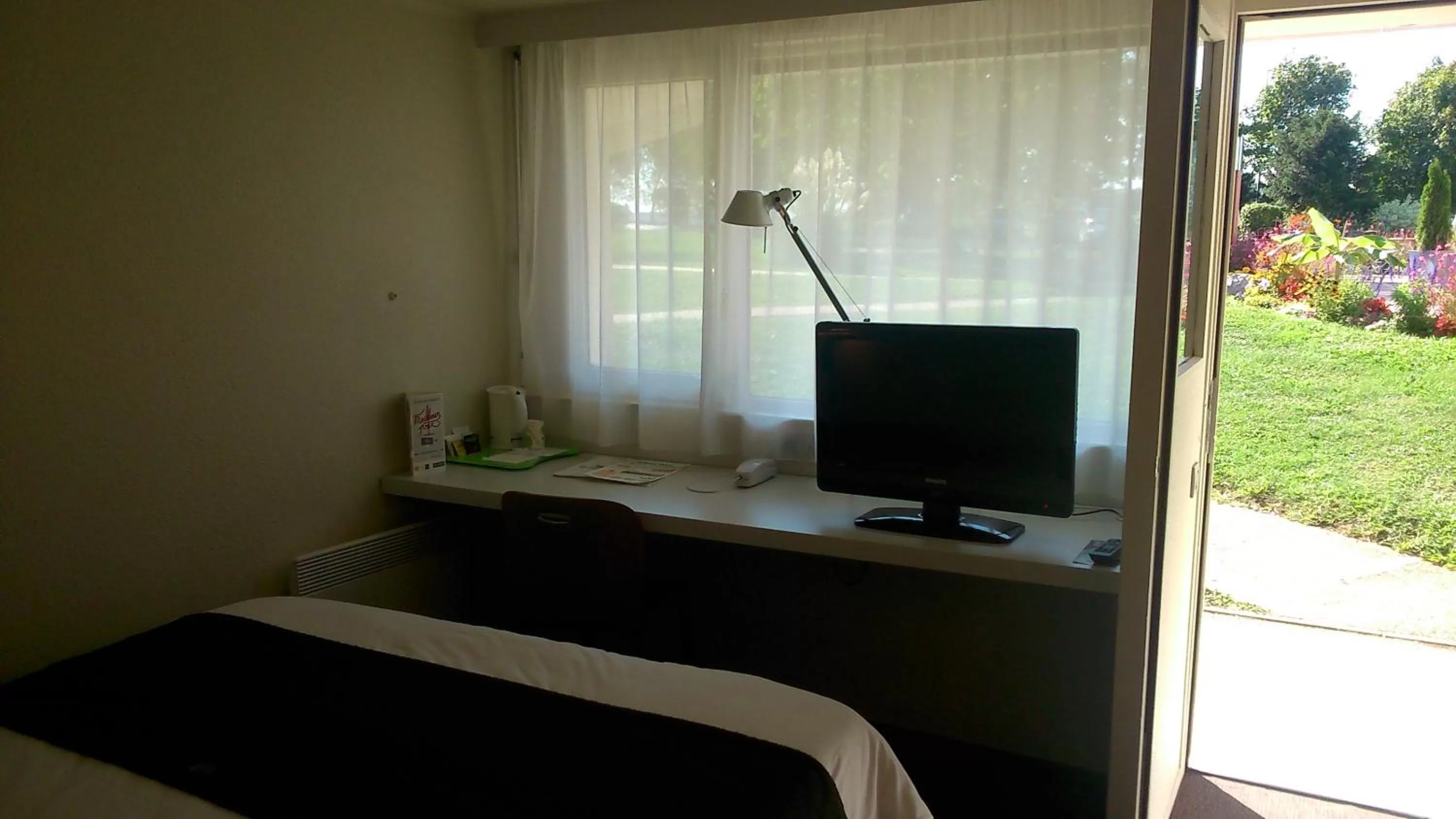 Bed in Hotel Campanile Besançon Nord Ecole Valentin