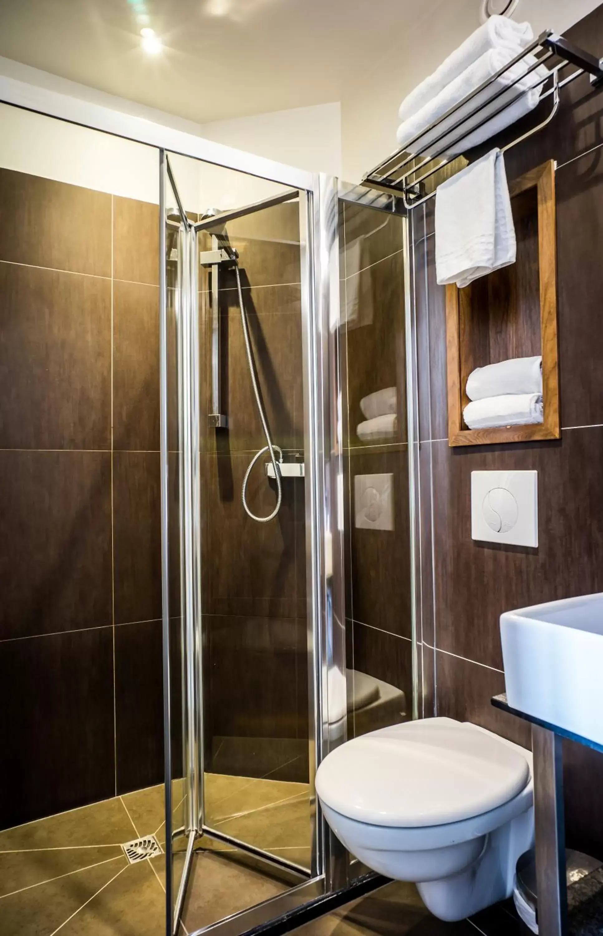 Shower, Bathroom in Art Hotel Eiffel