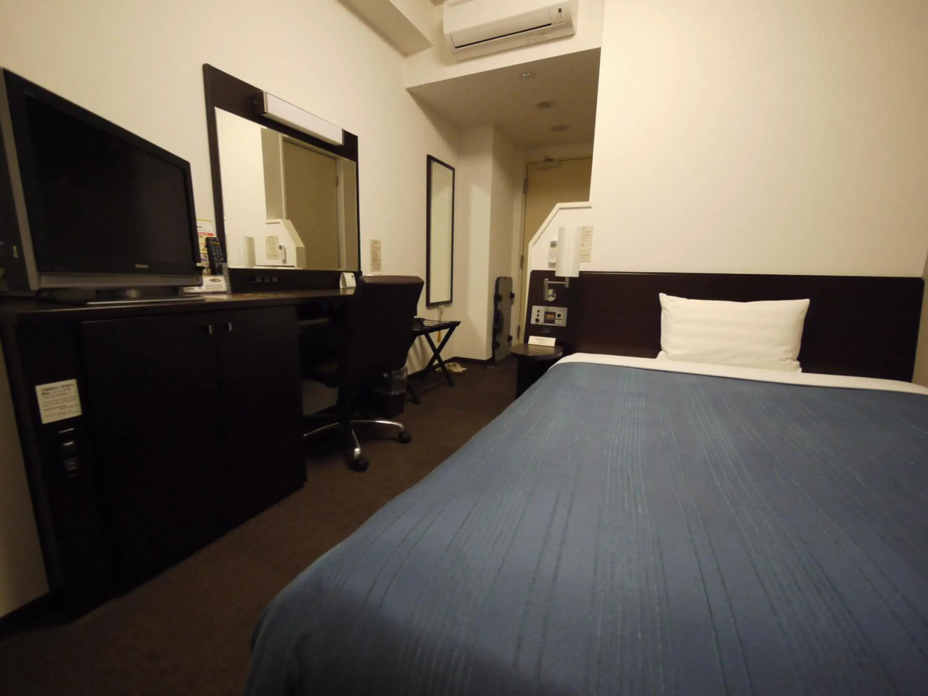 Photo of the whole room, Bed in Hotel Route Inn Seki